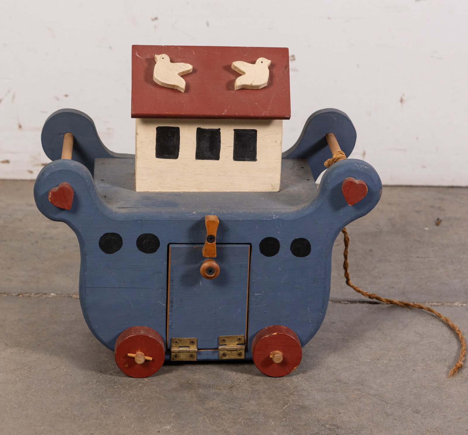 Folk Art Noah's Ark Pull Toy (1 of 2)