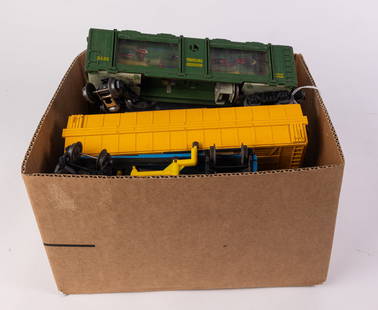 Lot of Assorted Vintage Model Railroad Train Cars Featuring Lionel: Lot of Assorted Vintage Model Railroad Train Cars Featuring Lionel Size 4" x 10" x 2" Literature  Brooks Auction is not responsible for outbids. Questions? Call the office at (856) 694-2960 or email