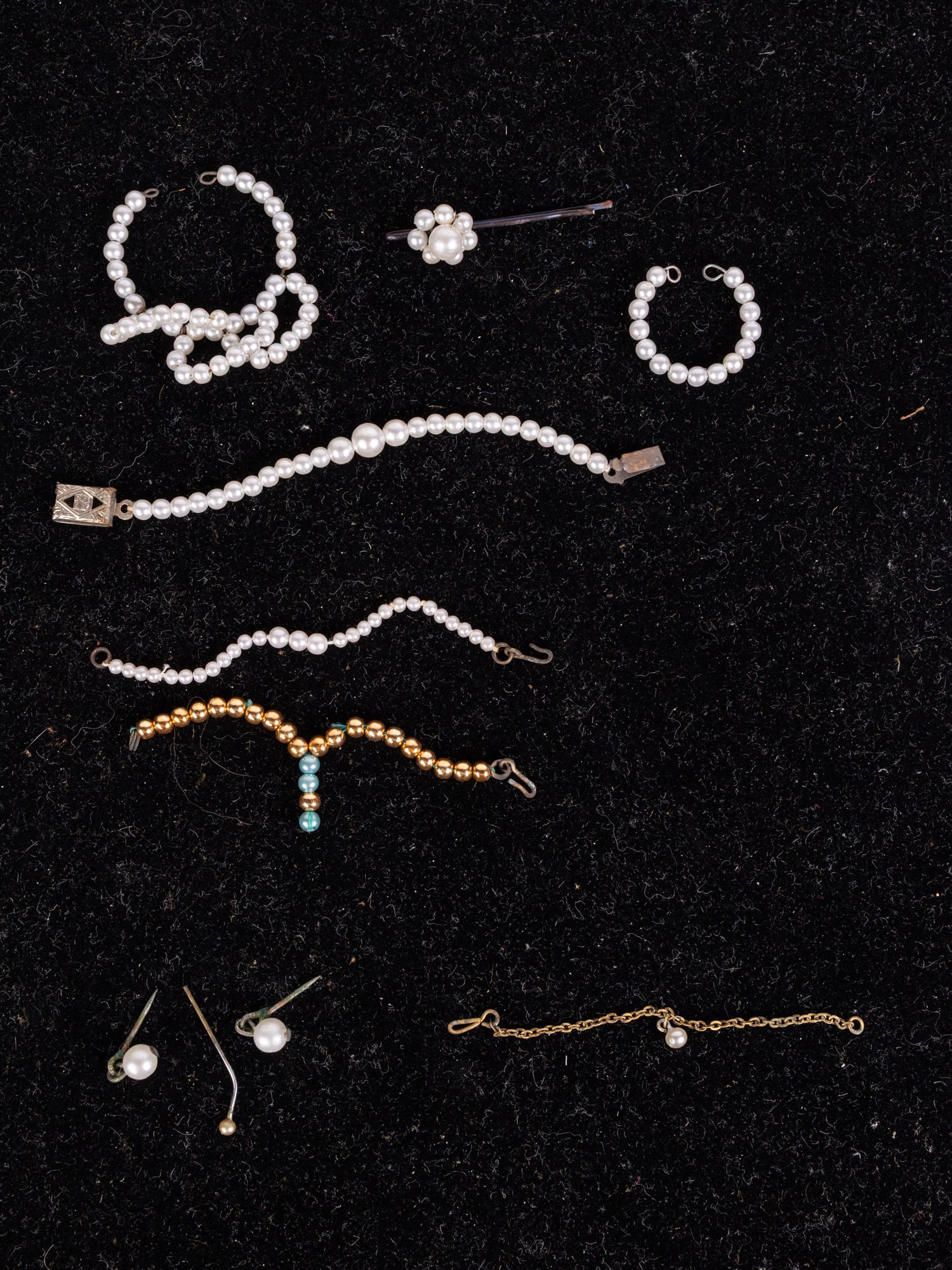 Vintage Barbie Jewelry & Pearl Assortment: Vintage Barbie Jewelry & Pearl Assortment Size 1" x 1" x 1" Literature Brooks Auction is not responsible for outbids. Questions? Call the office at (856) 694-2960 or email us directly at info@brooks