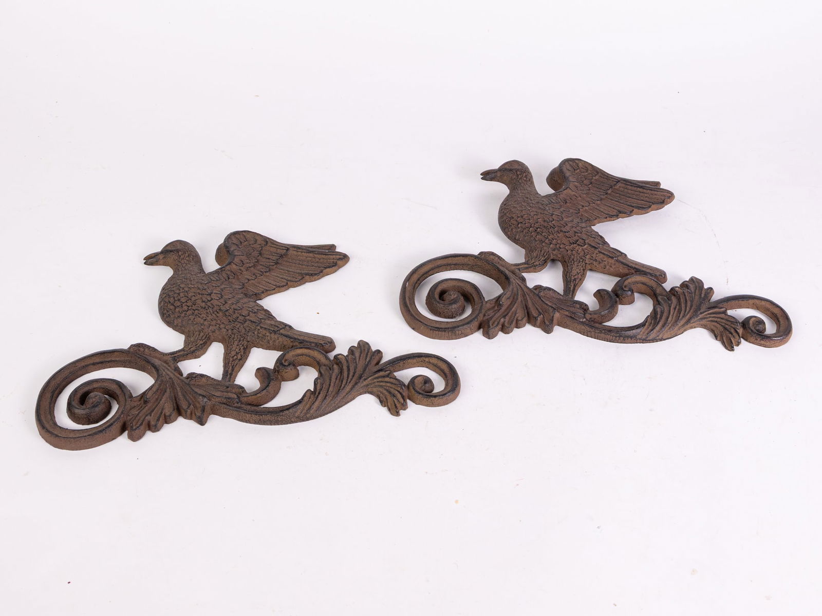 Pair of Cast Iron Dove Wall Hangings (1 of 4)