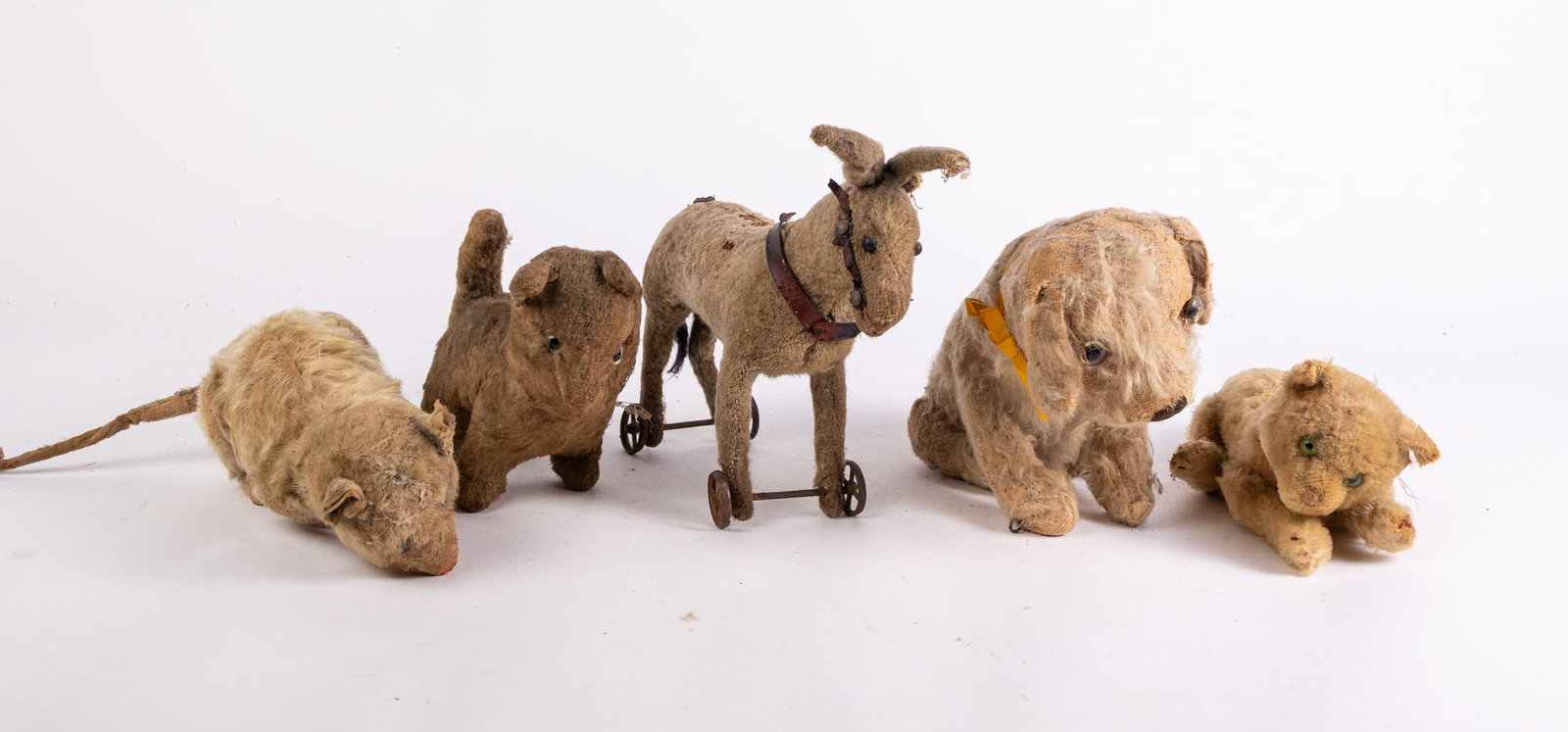 Lot of Antique Stuffed Animals (1 of 6)