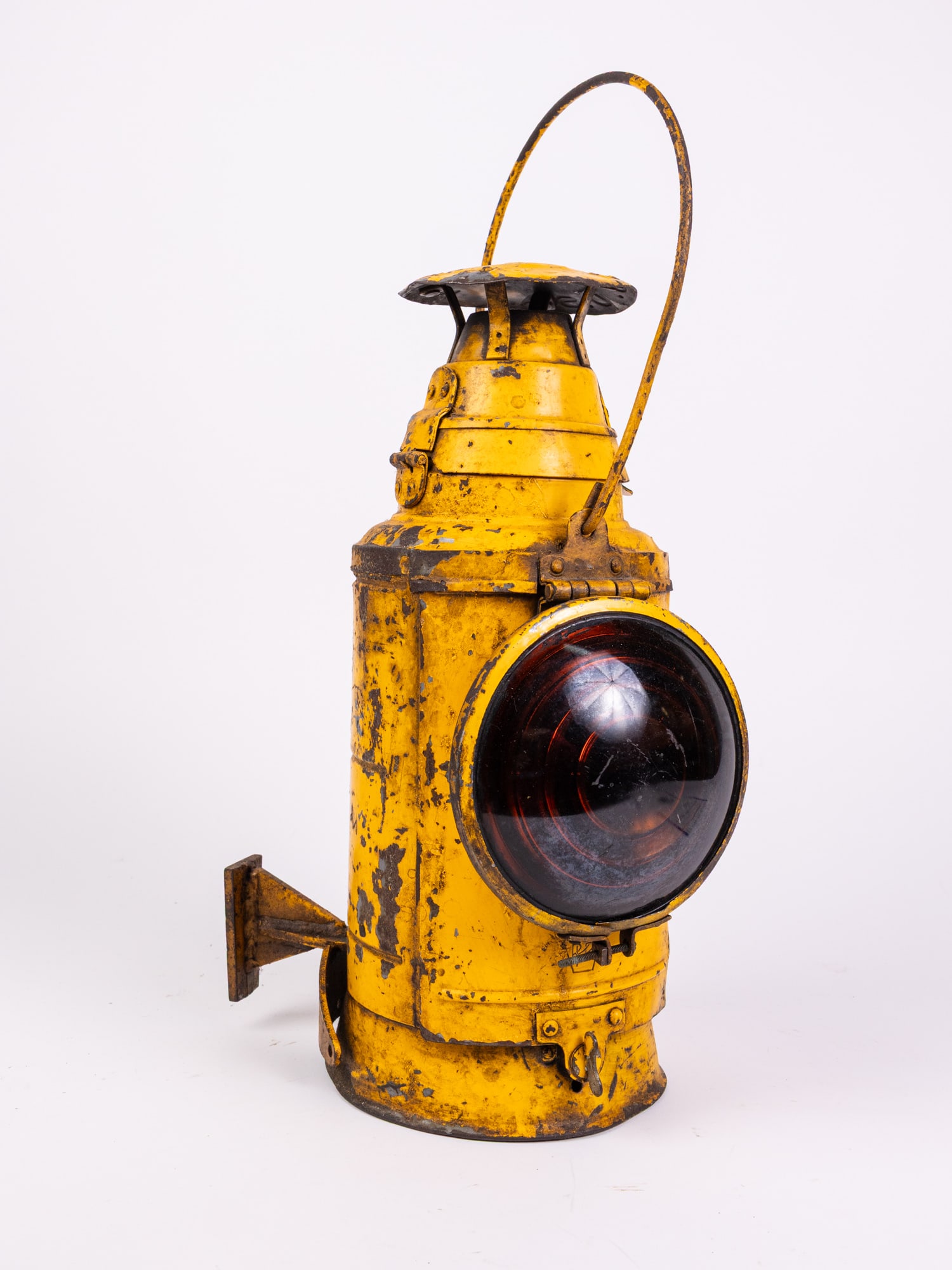 Vintage Dressel Railroad Lamp: Vintage Dressel Railroad Lamp Literature Brooks Auction is not responsible for outbids. Questions? Call the office at (856) 694-2960 or email us directly at info@brooks.auction. • Please read de
