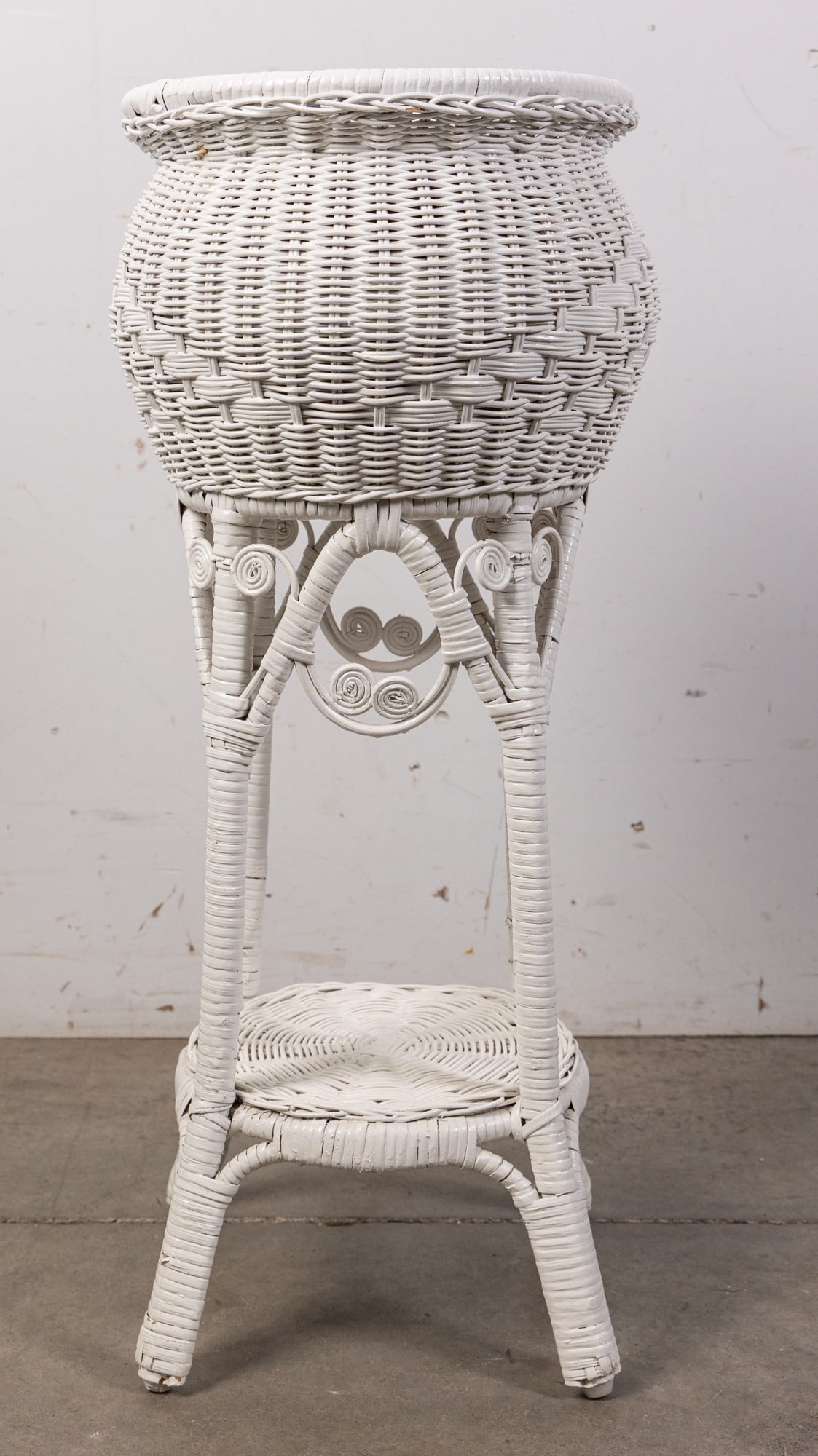 Vintage White Wicker Plant Stand (1 of 3)