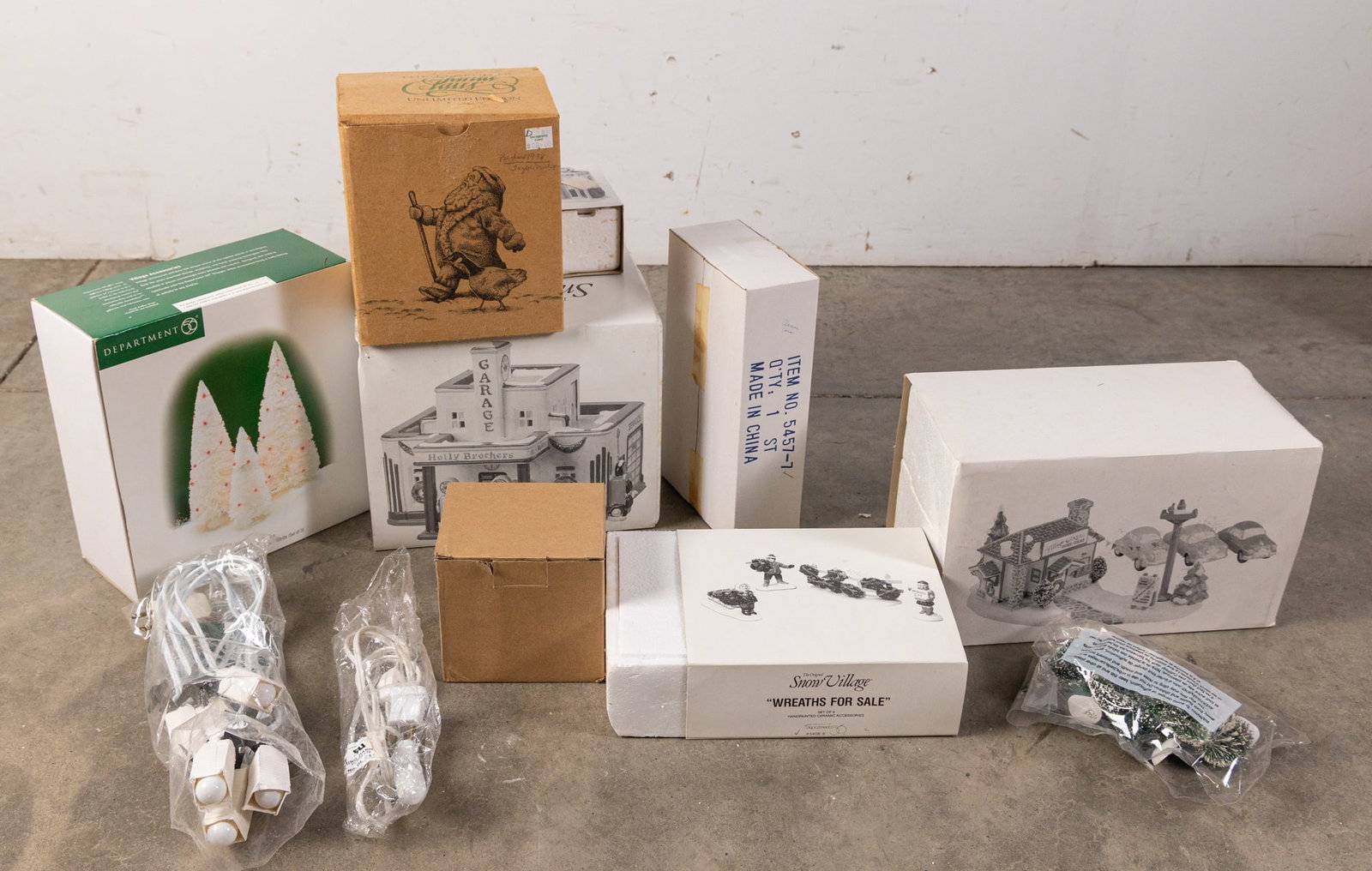 Christmas House Assortment ft. Dept 56: Christmas House Assortment ft. Dept 56 Size 9" x 10" x 10" Literature Brooks Auction is not responsible for outbids. Questions? Call the office at (856) 694-2960 or email us directly at info@brooks.