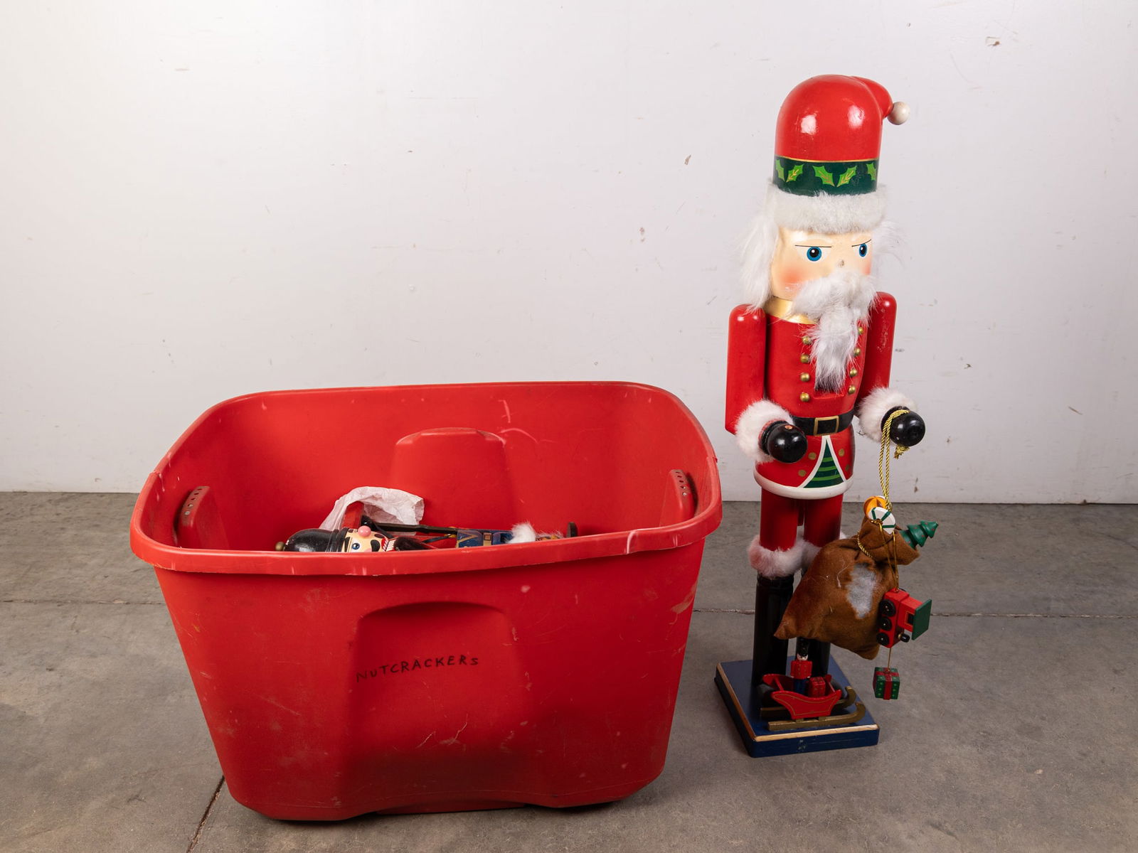 Large Lot of Wooden Christmas Nutcrackers: Large Lot of Wooden Christmas Nutcrackers Literature Brooks Auction is not responsible for outbids. Questions? Call the office at (856) 694-2960 or email us directly at info@brooks.auction. • P