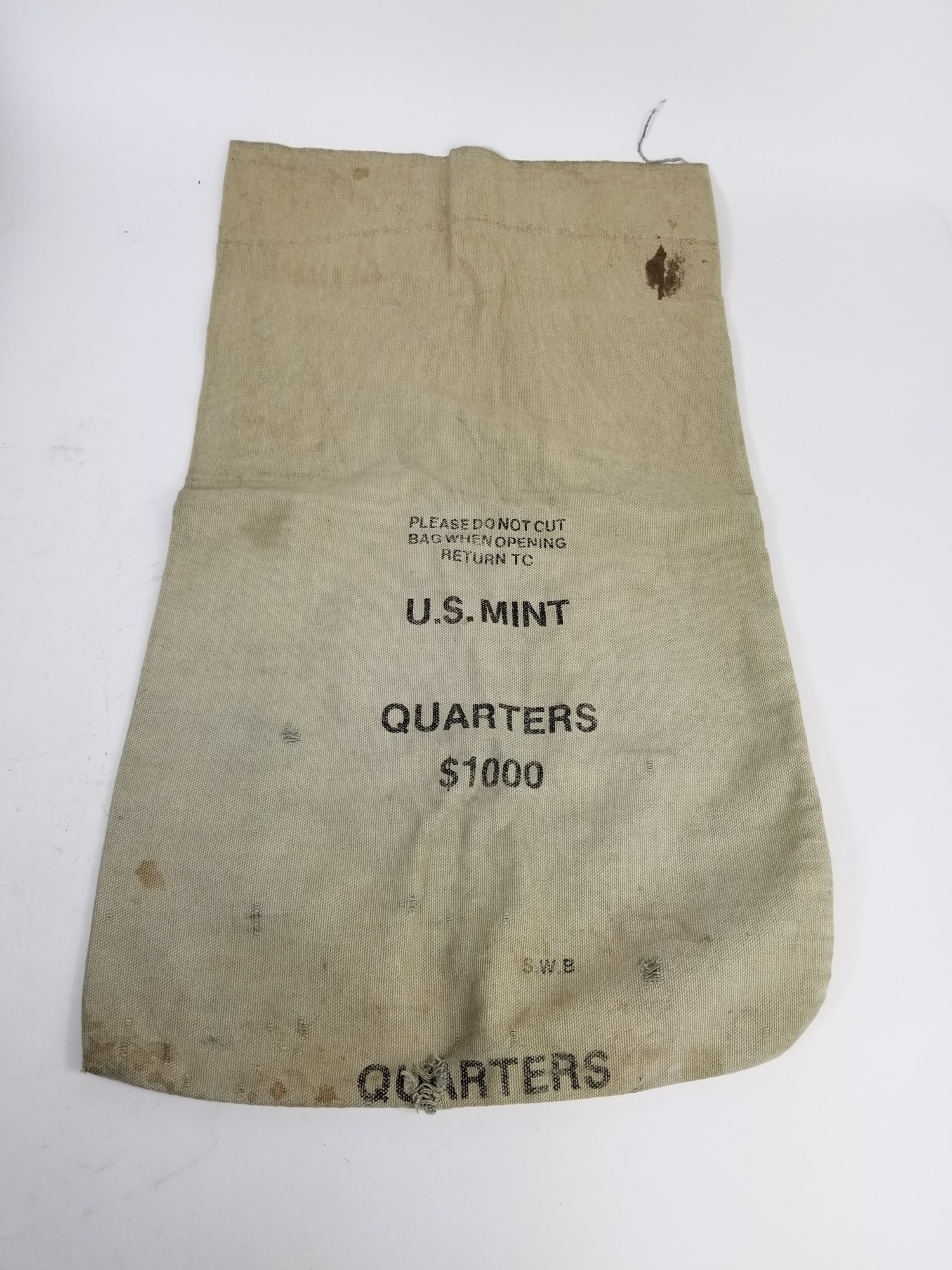 Antique U.S. Mint $1000 Quarter Bag: Antique U.S. Mint $1000 Quarter Bag Literature Brooks Auction is not responsible for outbids. Questions? Call the office at (856) 694-2960 or email us directly at info@brooks.auction. • Please