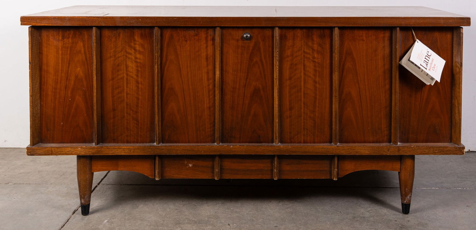 Vintage Lane Blanket Chest (1 of 5)