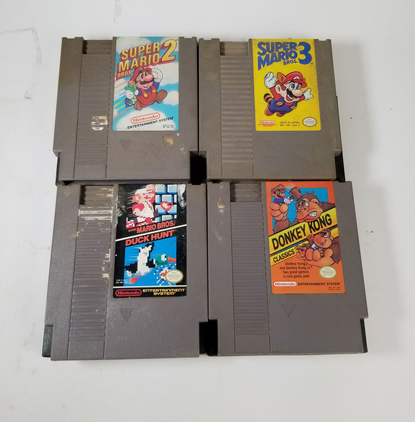 4 NES Nintendo Games Featuring Super Mario Bros/2/3 & Donkey Kong Classics (1 of 3)