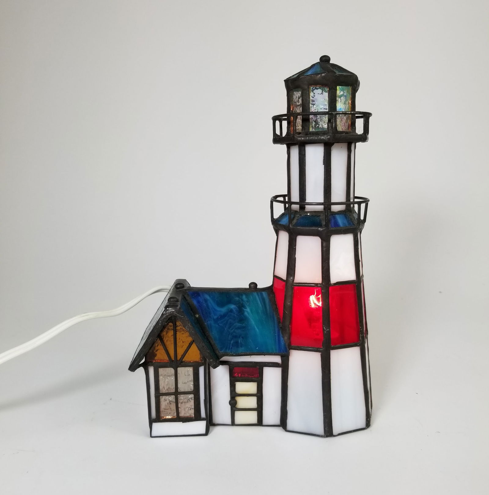 Light House Stained Glass Table Lamp (1 of 4)