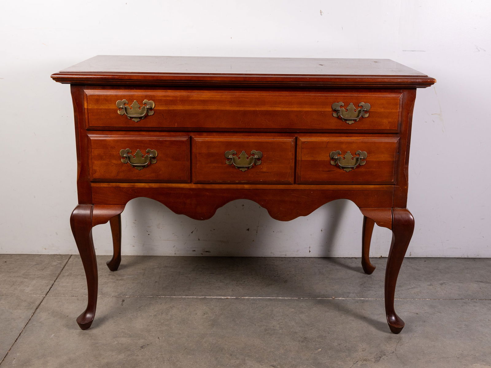 Queen Anne Style Vintage Four Drawer Console Table: Queen Anne Style Vintage Four Drawer Console Table Size 33" x 42" x 20" Literature Brooks Auction – Online Auction Terms & Conditions ————————R