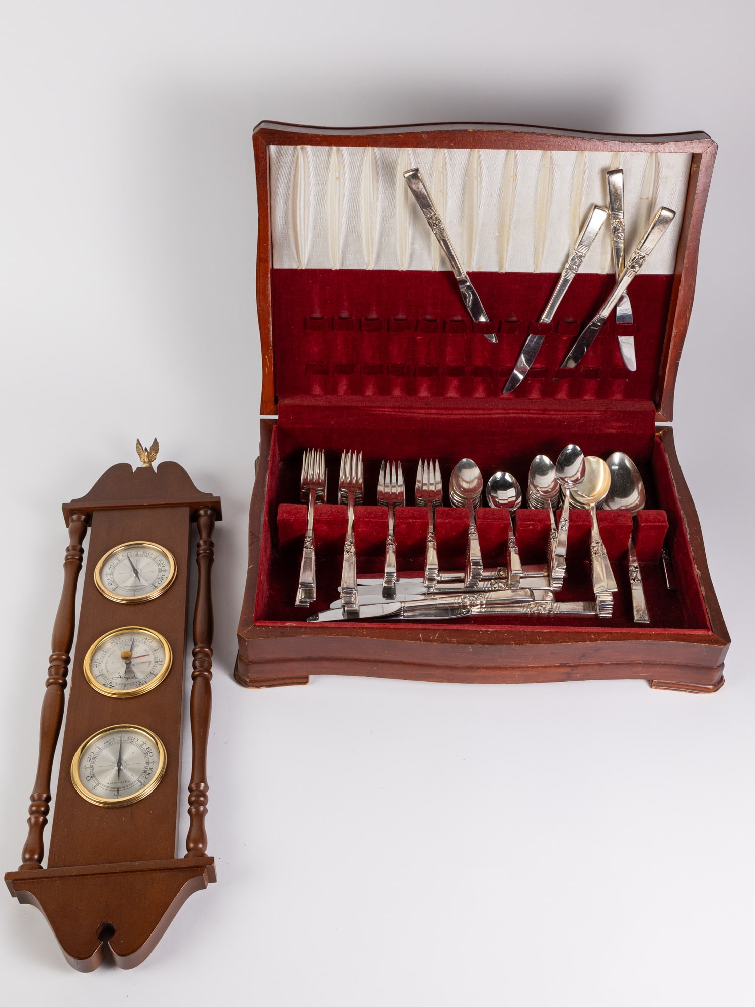 Vintage Wall Clock and Silver Plated Cuttlery Set in Box: Vintage Wall Clock and Silver Plated Cuttlery Set in Box Size 4" x 17" x 12" Literature Brooks Auction – Online Auction Terms & Conditions ————————