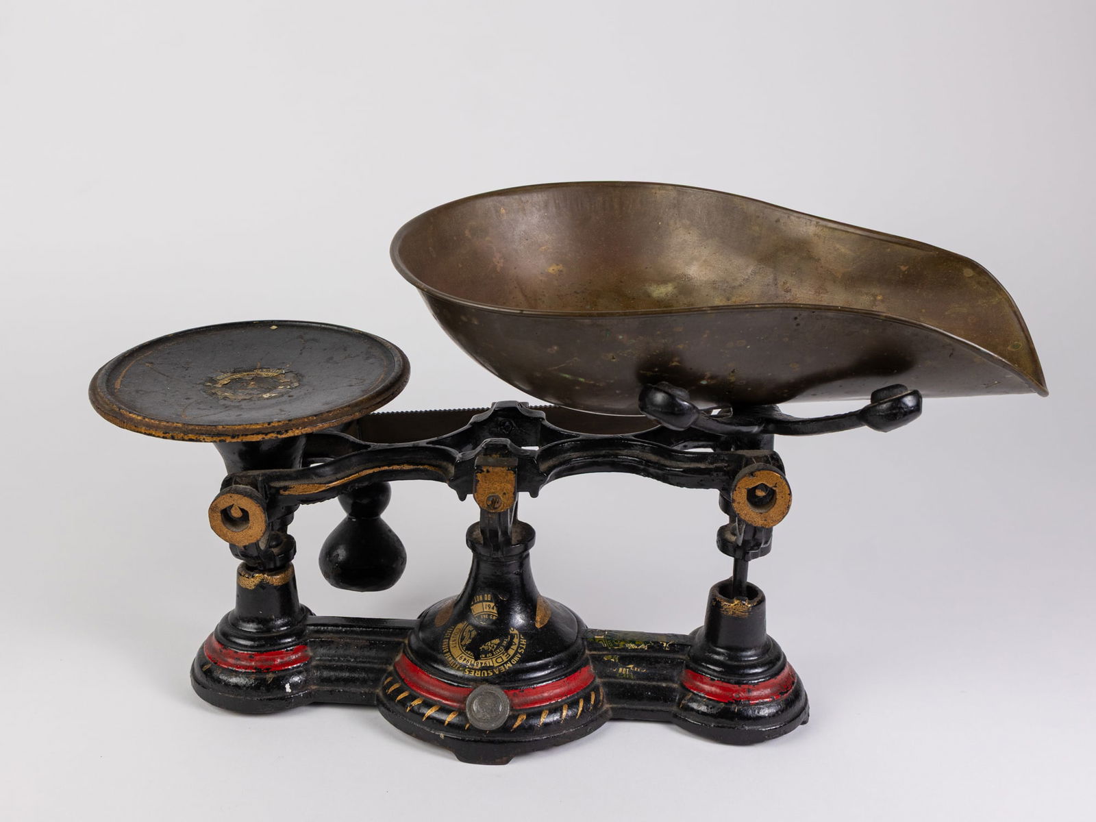 Antique Penn Balance Scale: Antique Penn Balance Scale Size 9" x 14" x 7" Literature Brooks Auction – Online Auction Terms & Conditions ————————————&#