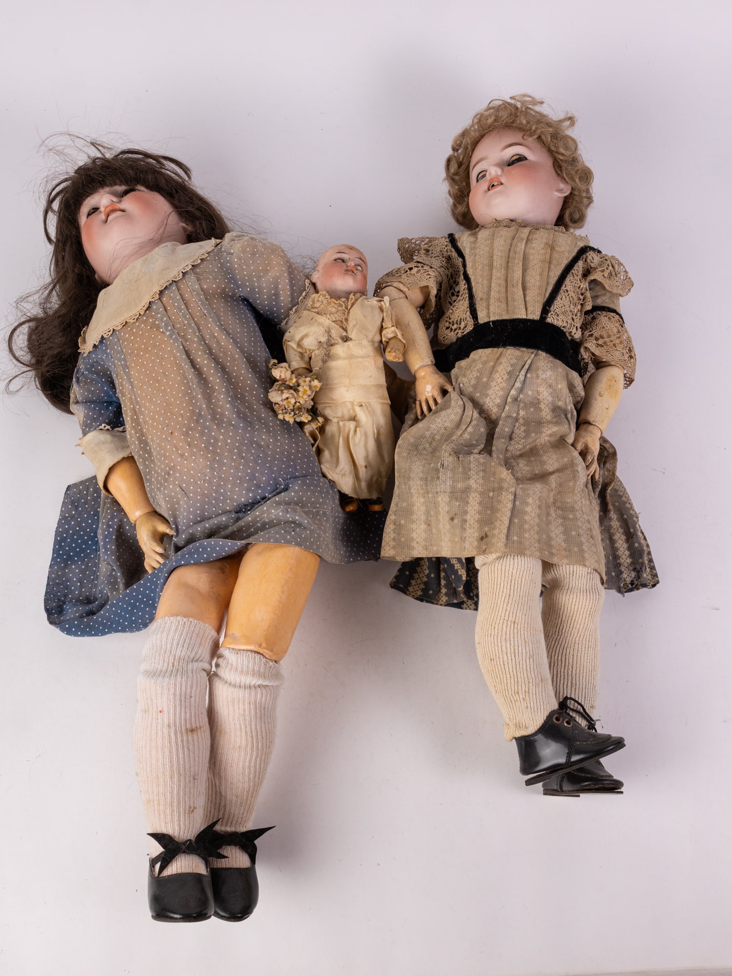 Lot of Antique Bisque Dolls: Lot of Antique Bisque Dolls Literature Brooks Auction is not responsible for outbids. Questions? Call the office at (856) 694-2960 or email us directly at info@brooks.auction. • Please read des