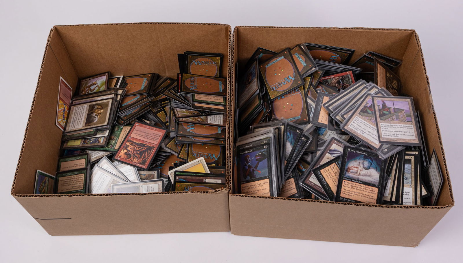 Huge Lot of Assorted Magic The Gathering Collectible Cards (1 of 9)
