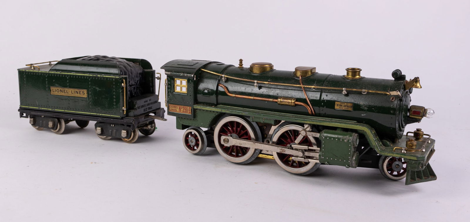 Lionel Bild-A-Loco #390E Dark Green Locomotive & Tender (1 of 14)