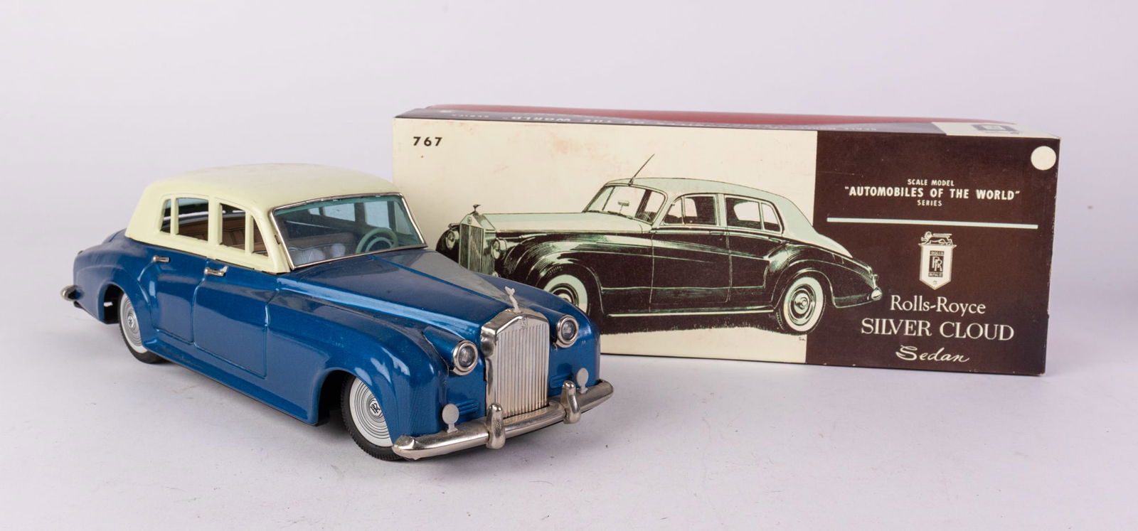 Bandai Rolls Royce Silver Cloud in Box (1 of 6)