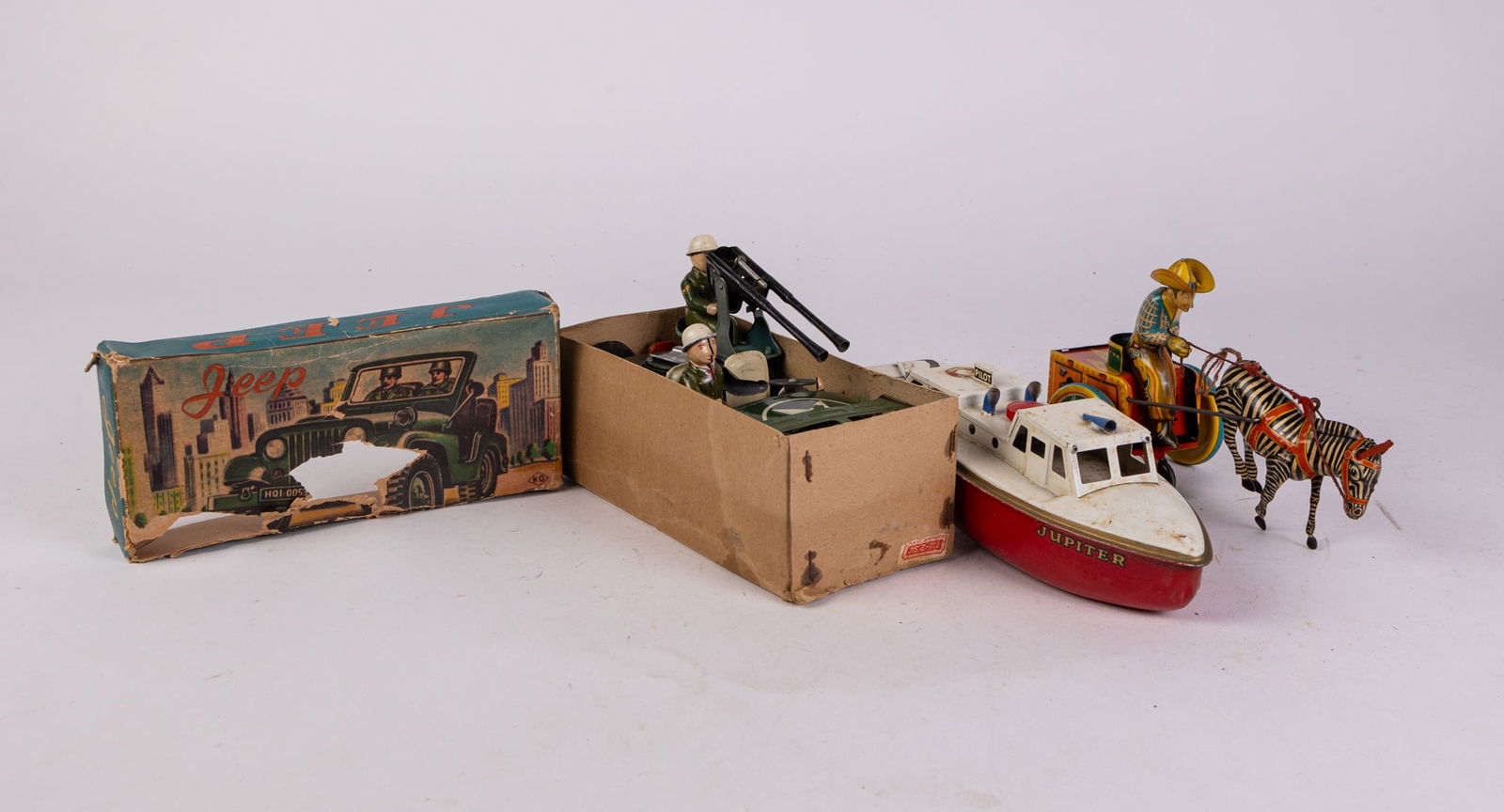 Three Vintage Tin Toys (1 of 6)