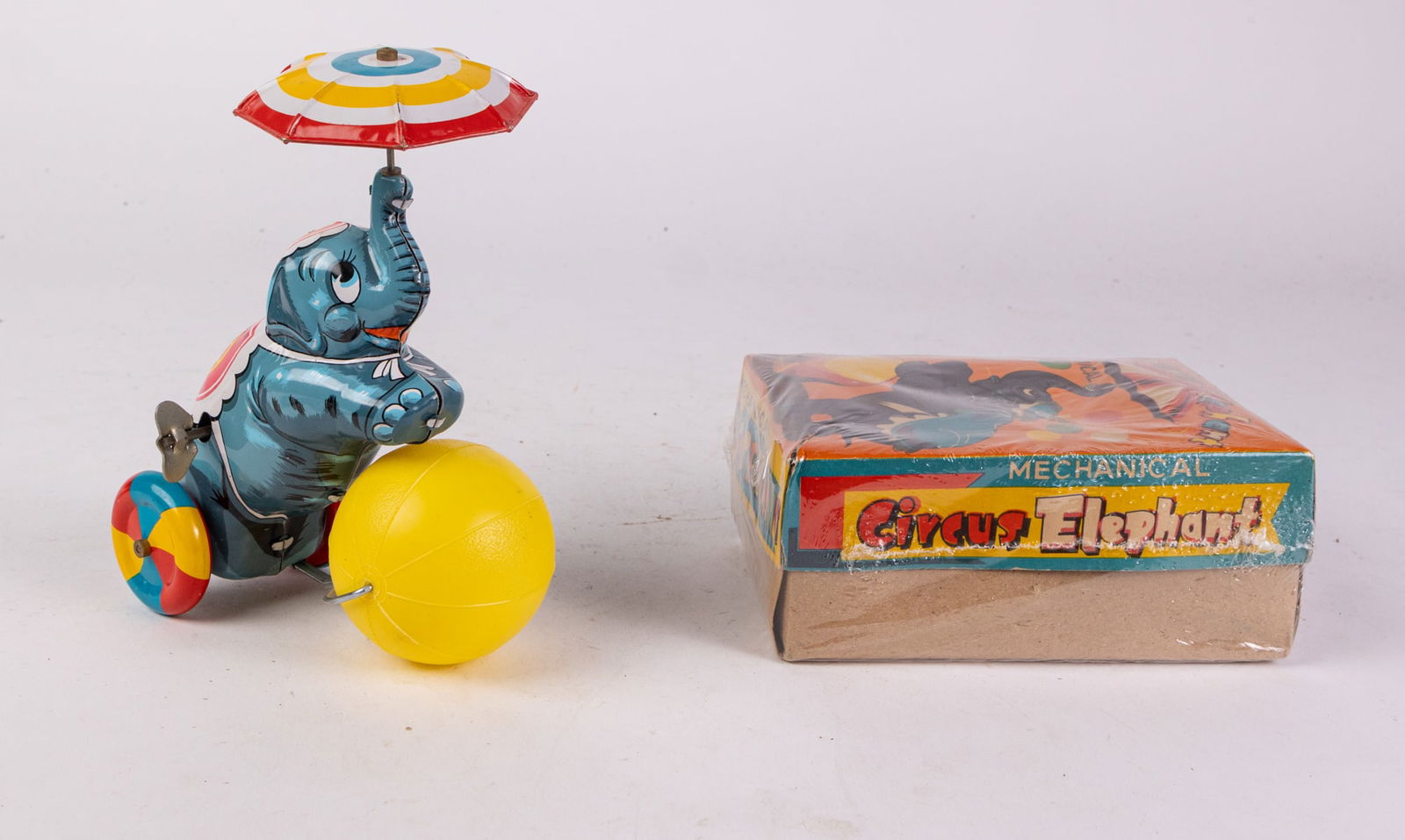 Mechanical Circus Elephant Vintage Wind Up Toy with Box (1 of 5)