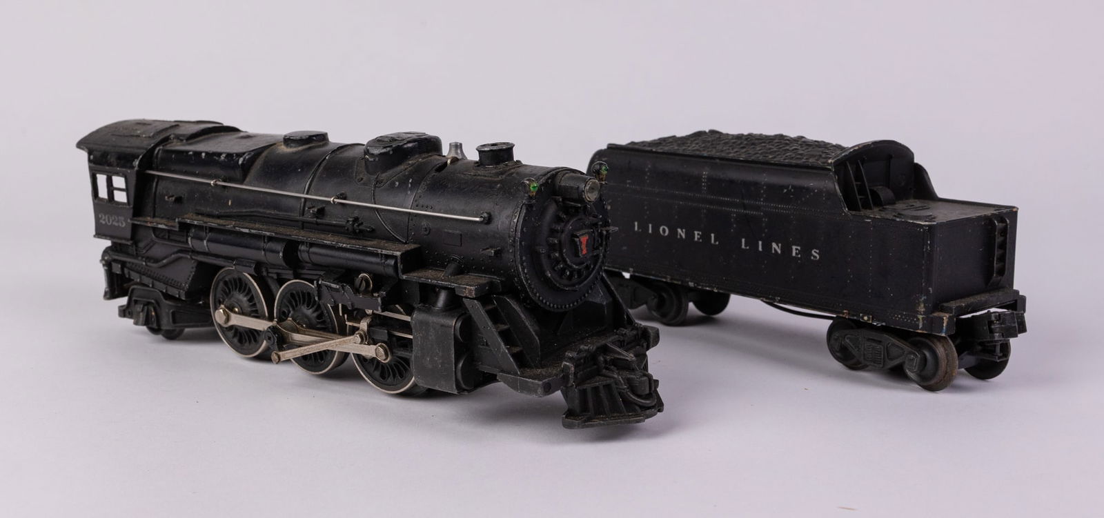 Lionel 2025 Locomotive with 6466W Tender (1 of 12)