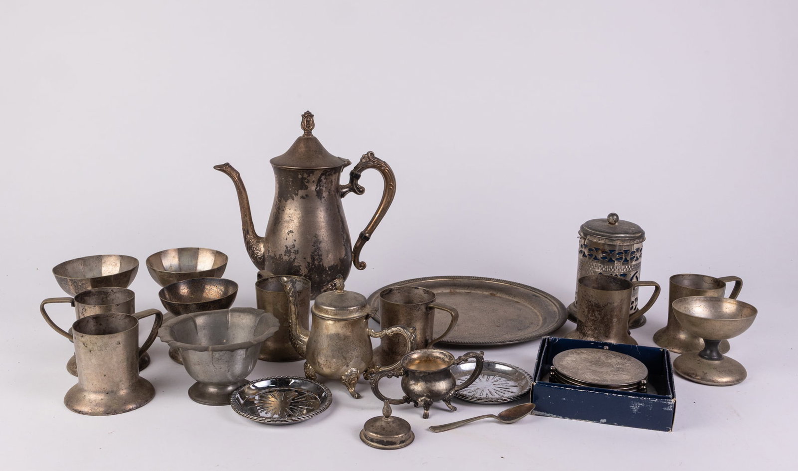 Lot of Vintage Kitchen Accessories (1 of 7)