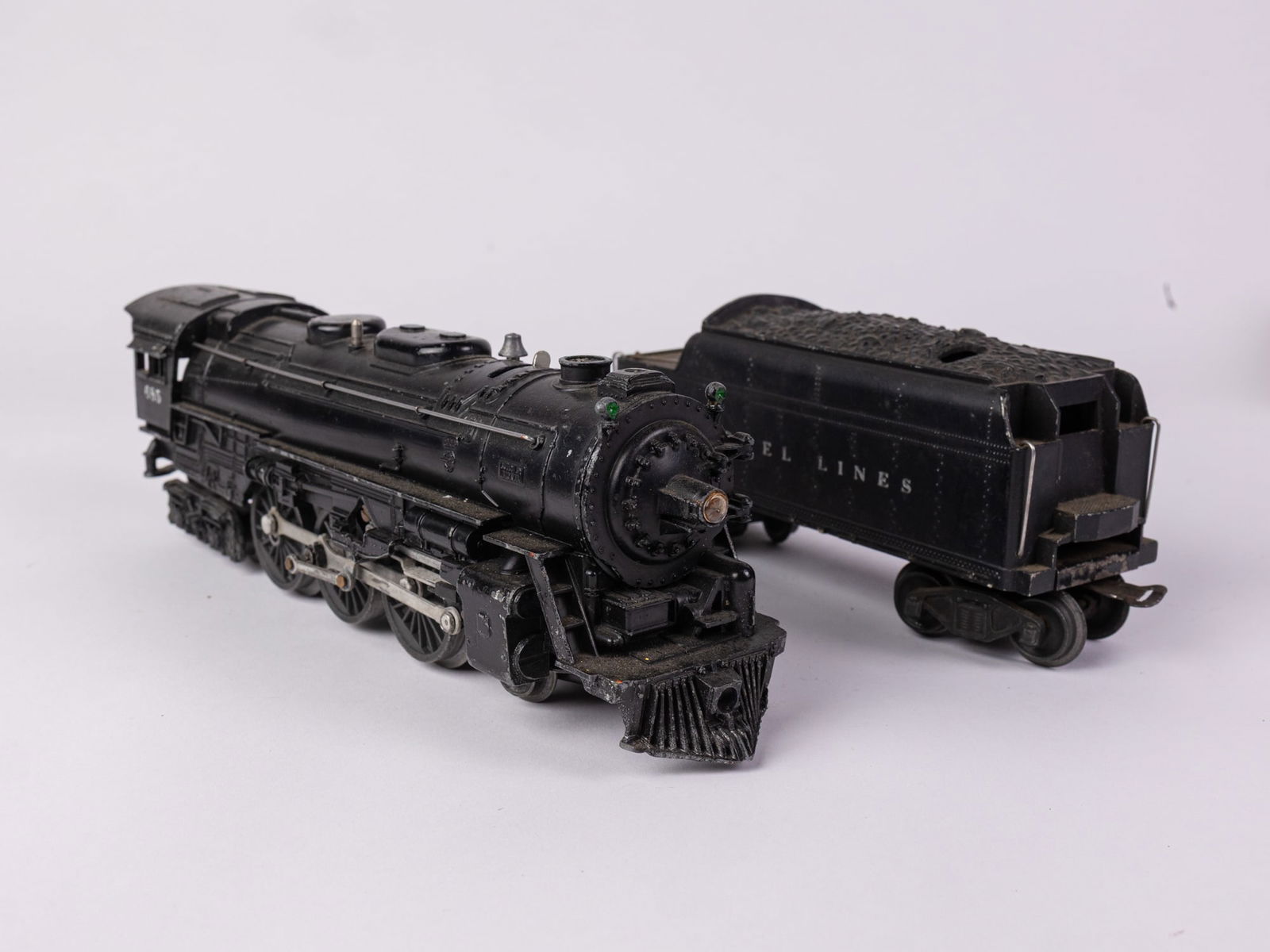 Lionel 685 Locomotive and 6020W Tender (1 of 9)