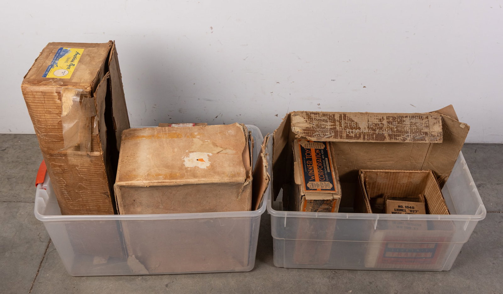 Lot of Assorted Vintage Model Train Boxes Featuring American Flyer (1 of 3)