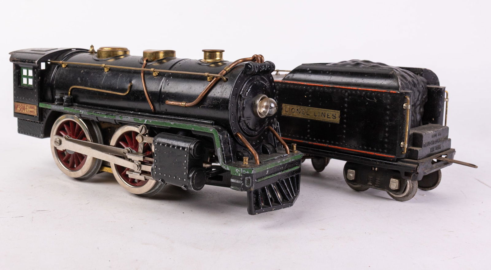 Lionel No. 384E Locomotive and Tender (1 of 10)