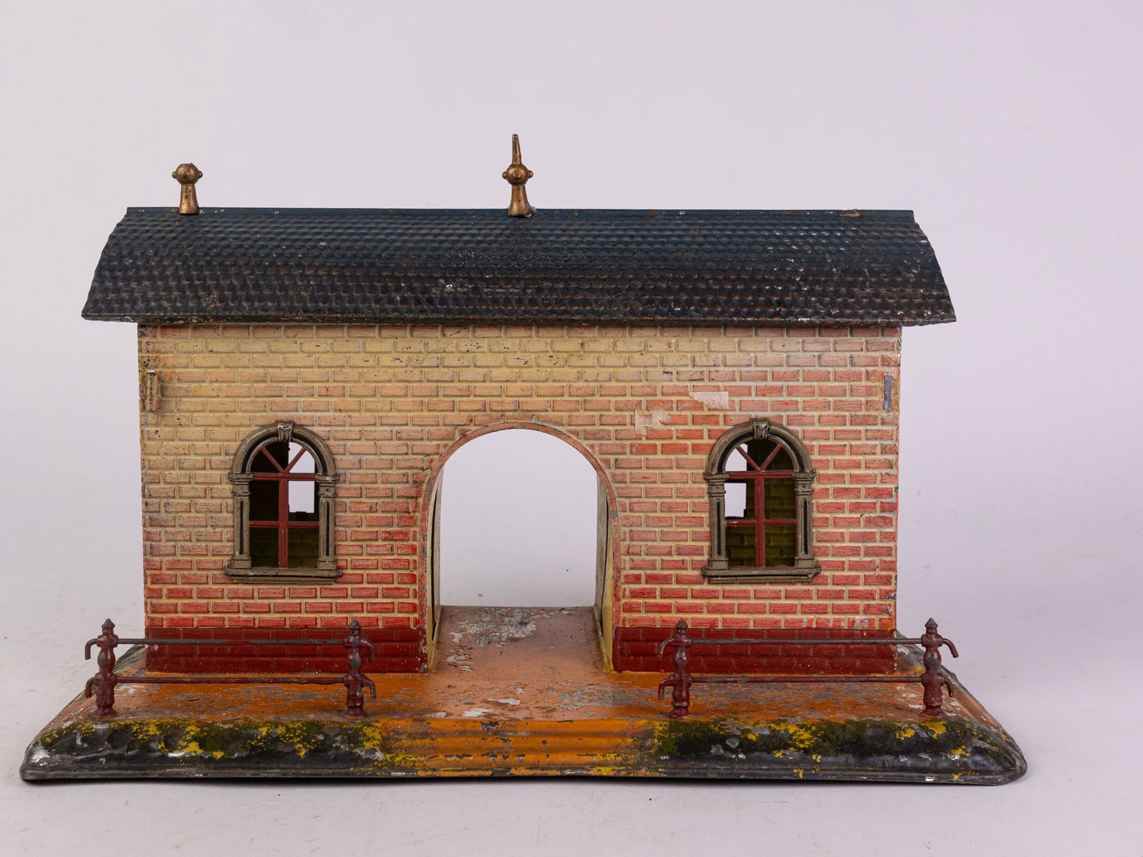 Early German Bing Metal Model Railroad Passenger Station (1 of 6)