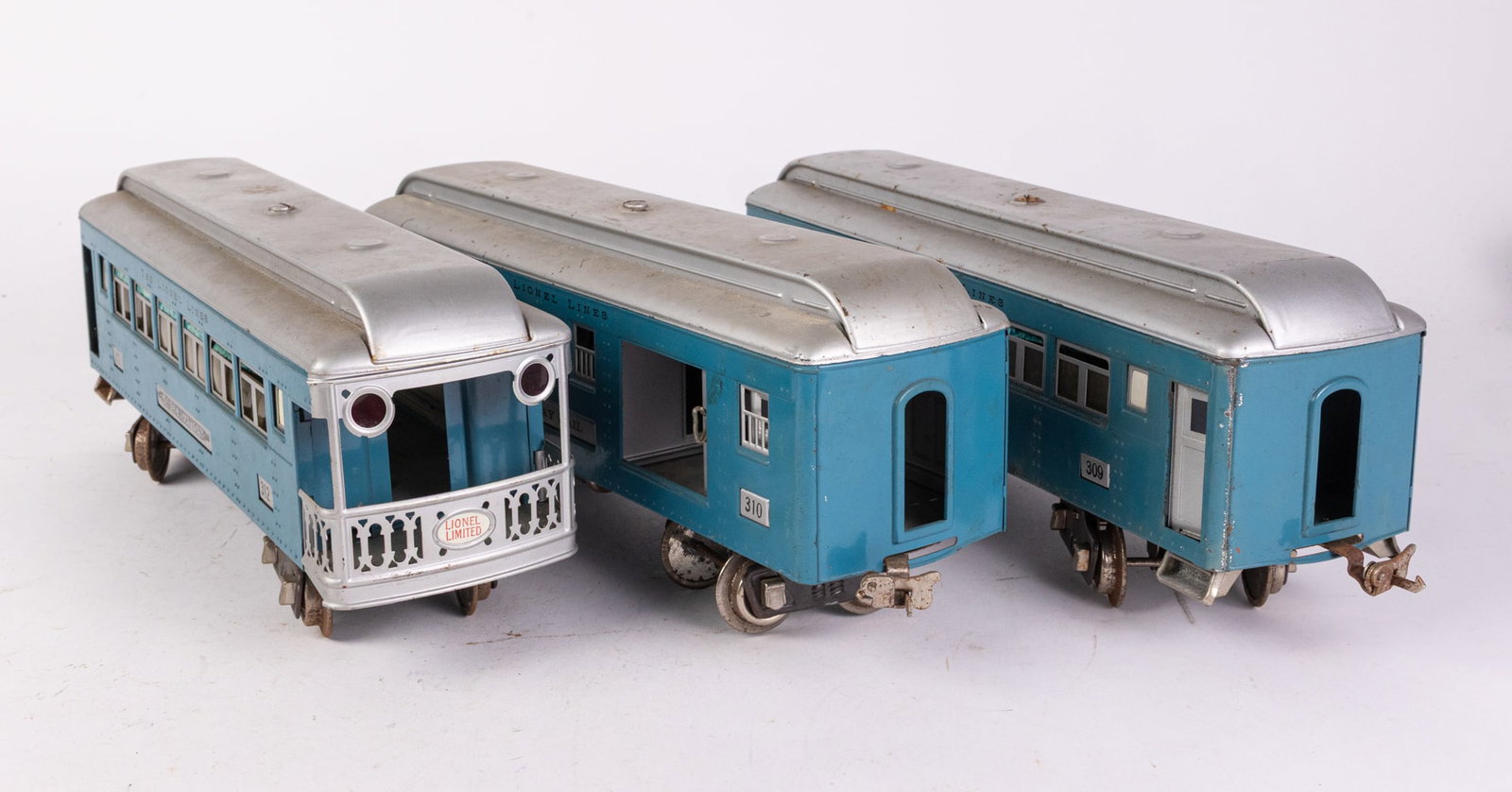 Lionel 310 Series Passenger Cars (1 of 6)