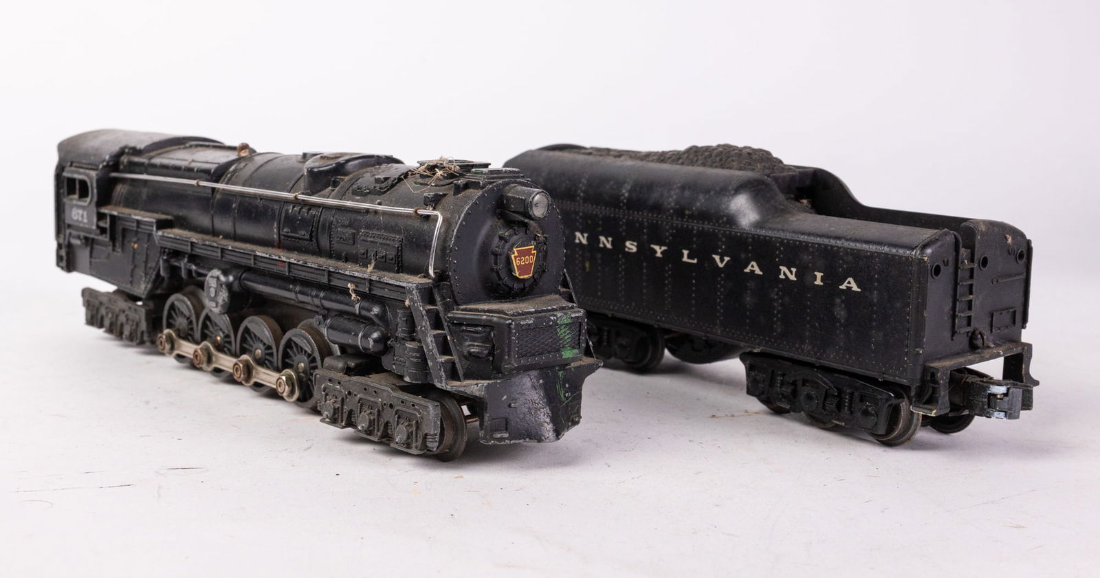 Lionel 671 Locomotive and 2671 Tender (1 of 10)