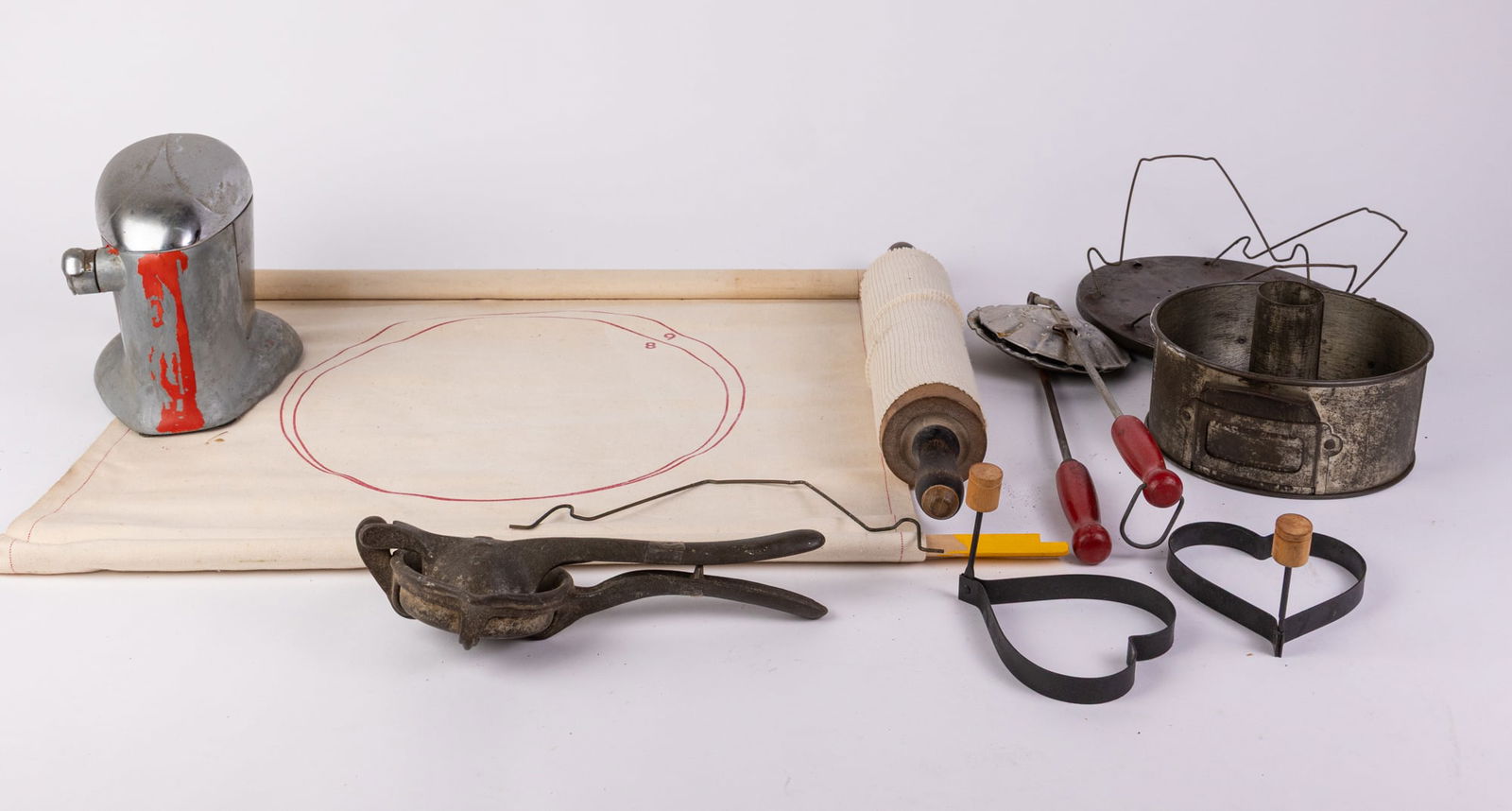 Lot of Vintage Kitchen Accessories (1 of 7)