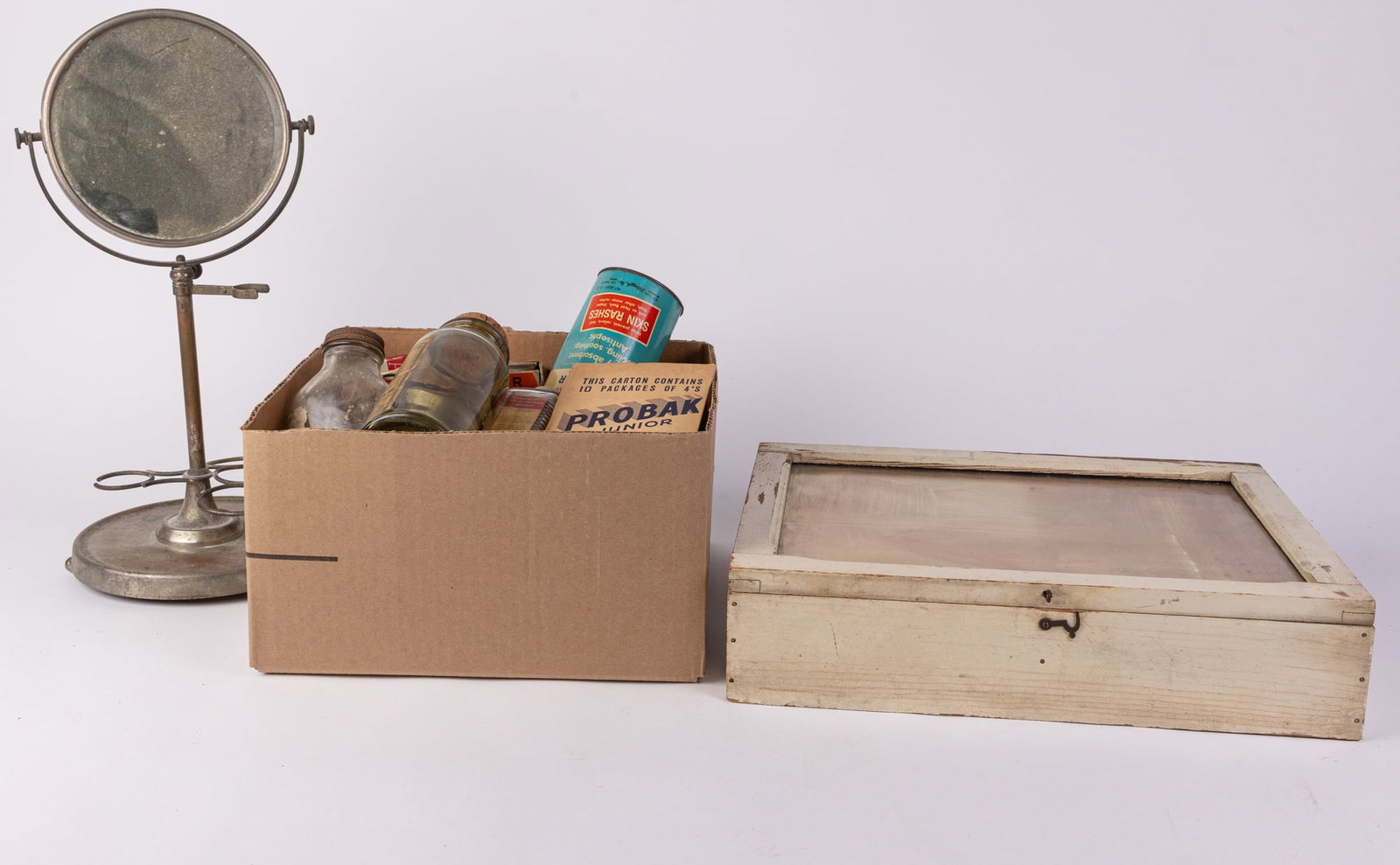 Vintage and Antique Toiletries and Home Products (1 of 8)