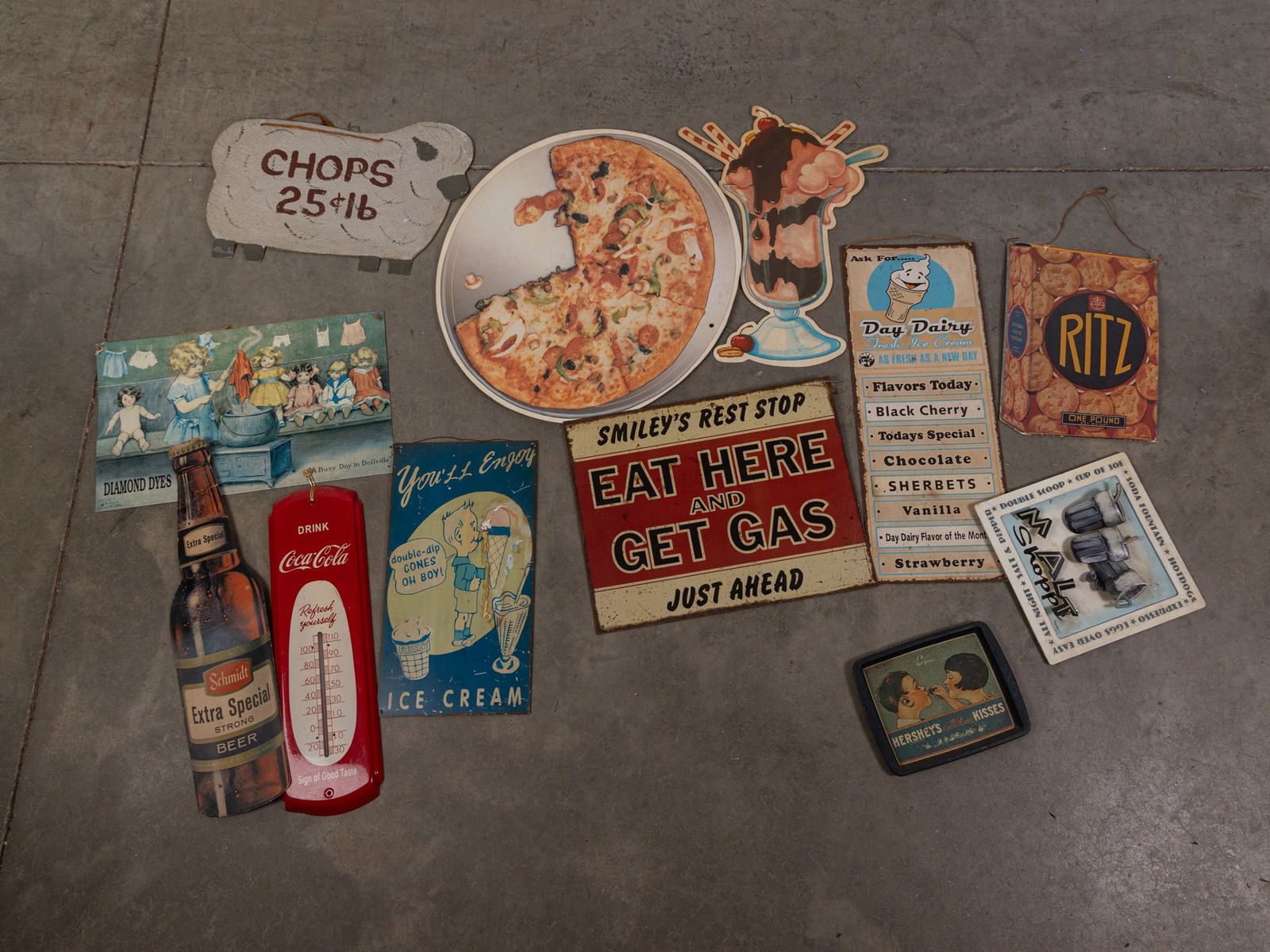 Lot of Vintage Decorative Signs (1 of 4)