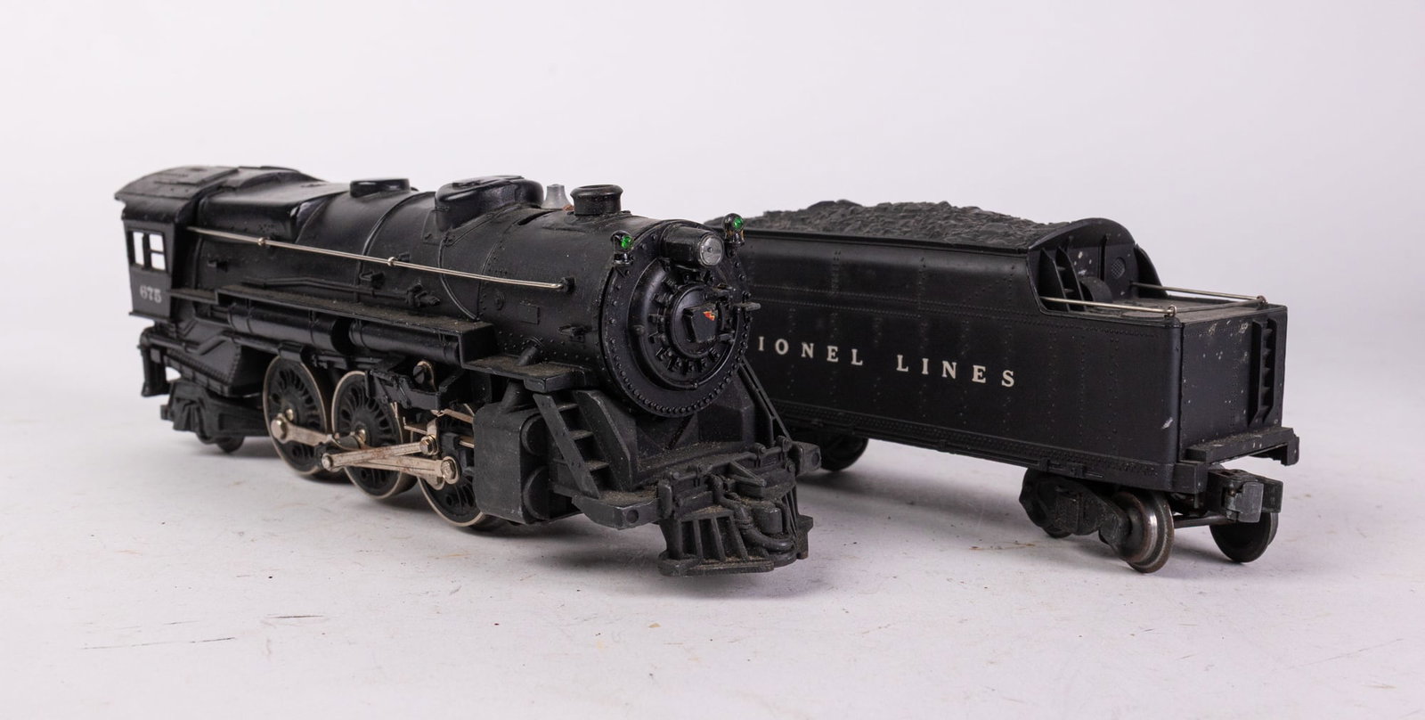 Lionel 675 Locomotive and 2466T Tender (1 of 9)