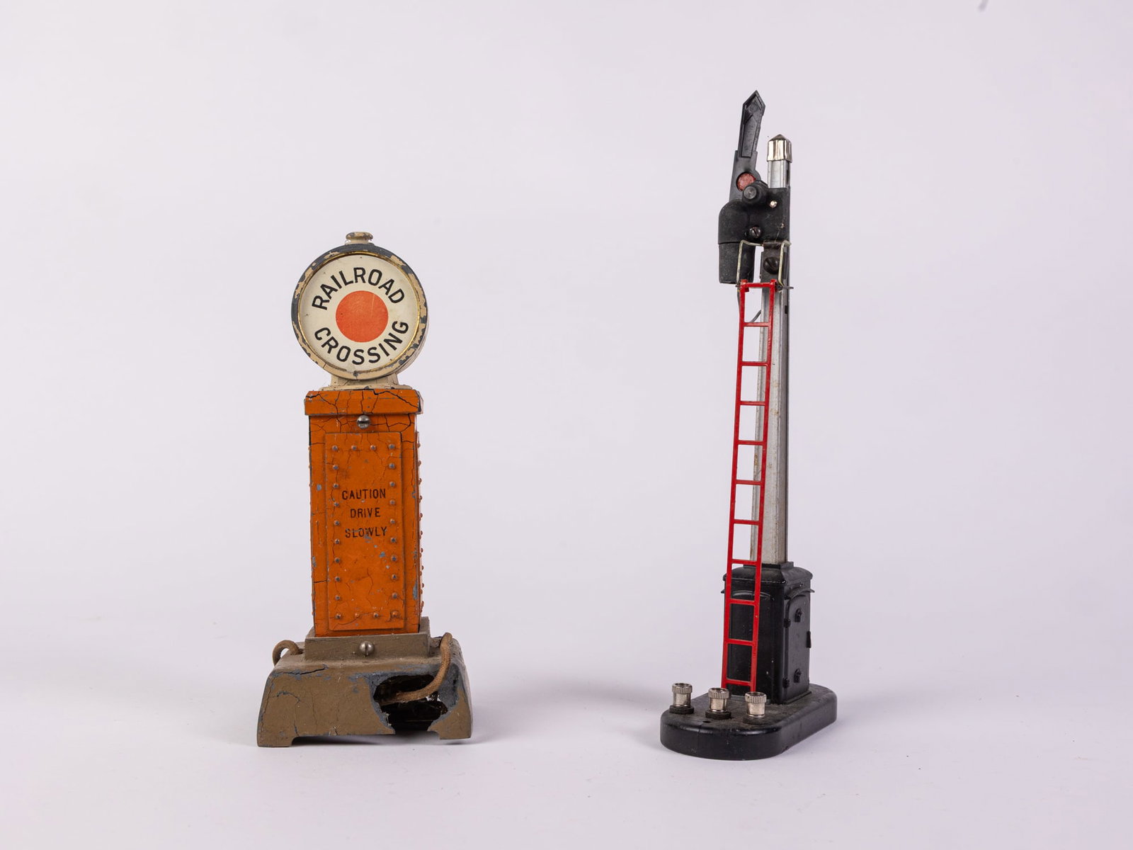 Two Lionel Model Railroad Accessories (1 of 3)
