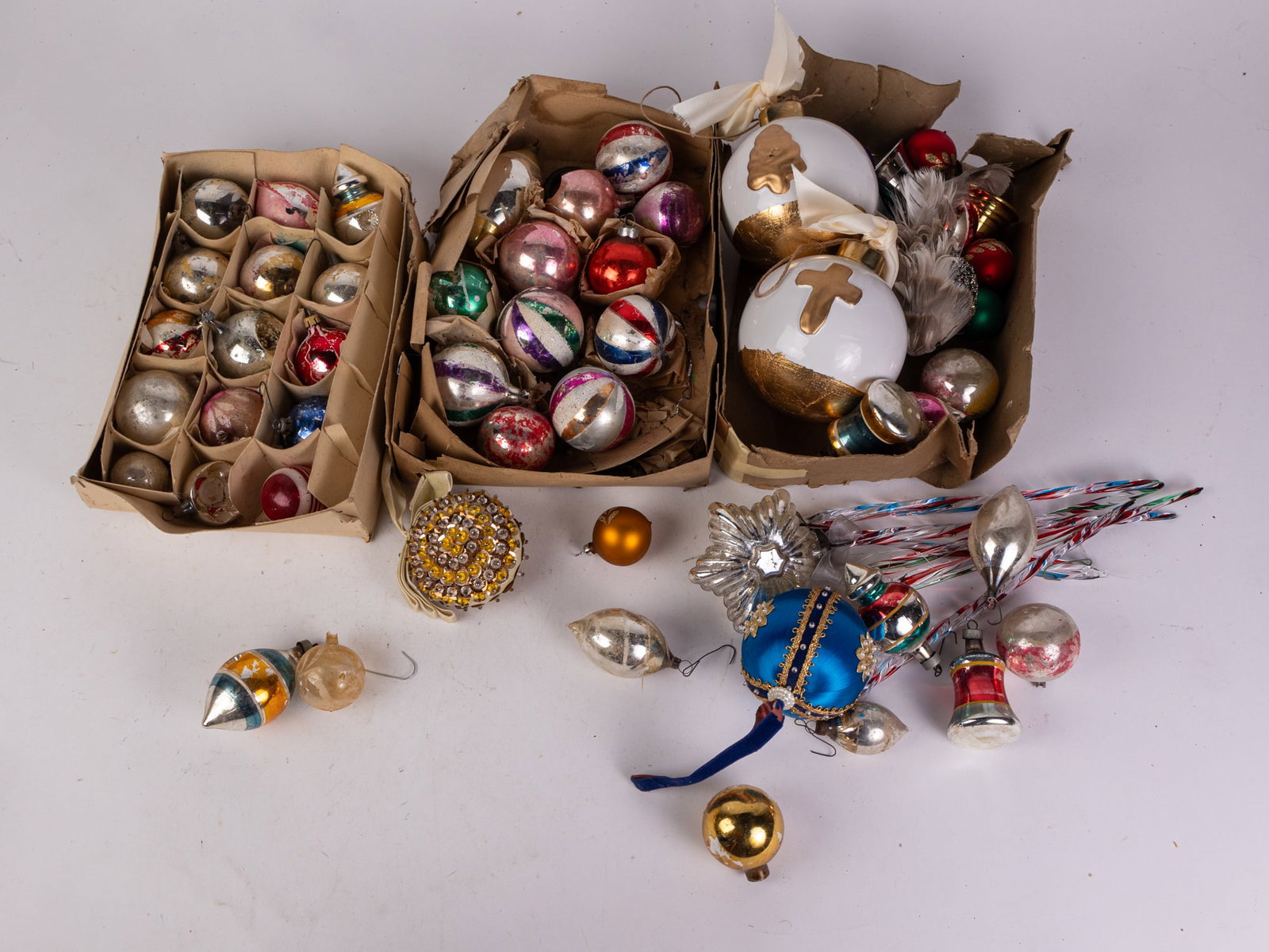 Christmas Ornament Assortment ft. Vintage Glass Bulbs (1 of 6)