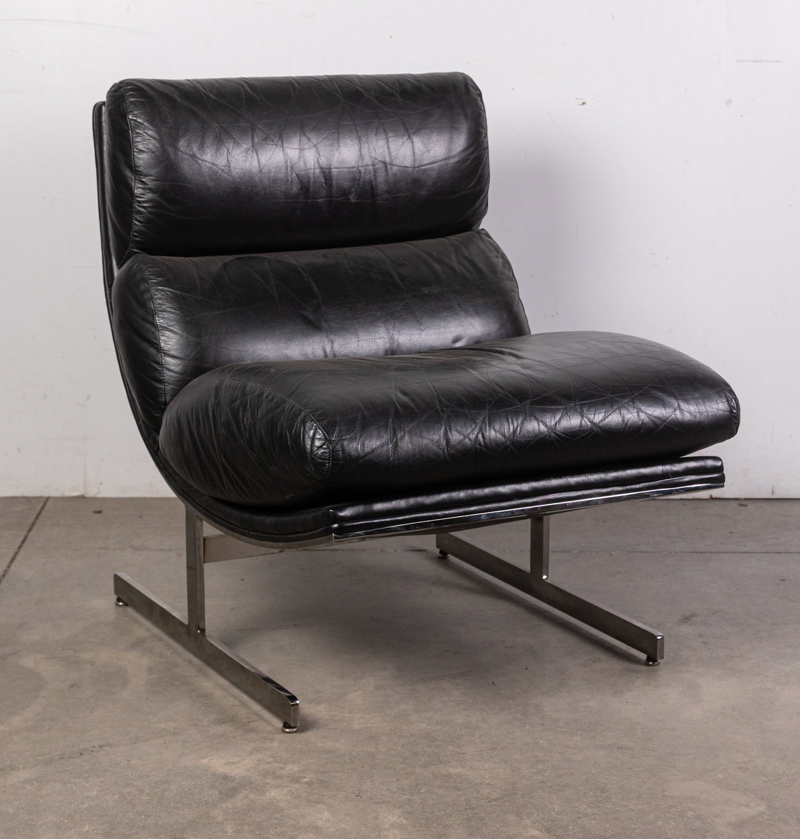 Kipp Stewart (b.1929) | Lounge Chair for Directional (1 of 7)