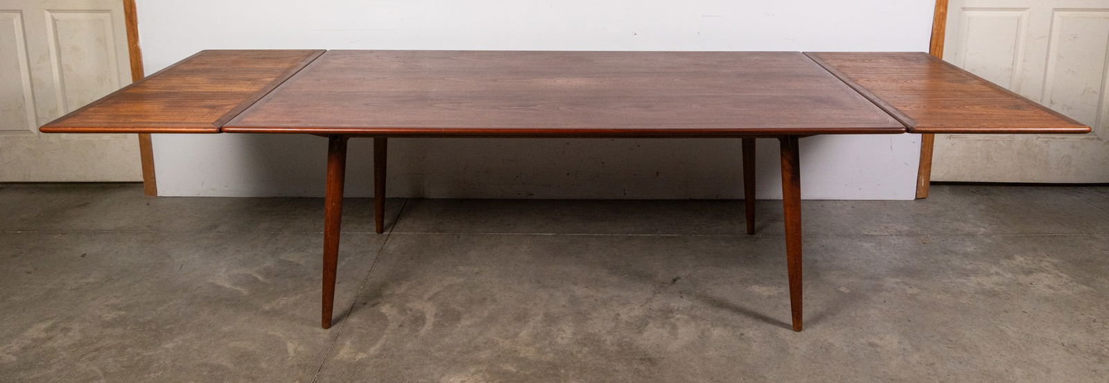 Hans J. Wegner (1914-2007) | Dining Table for Johannes Hansen, Denmark (1 of 20)