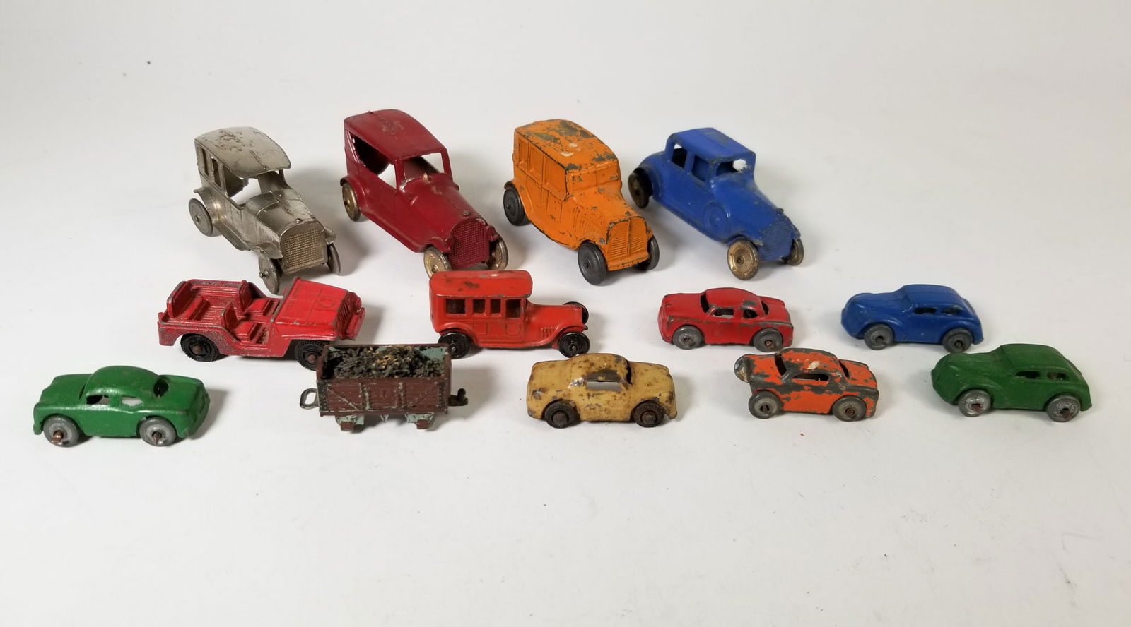 Lot of Vintage Cast Metal Toy Cars (1 of 8)