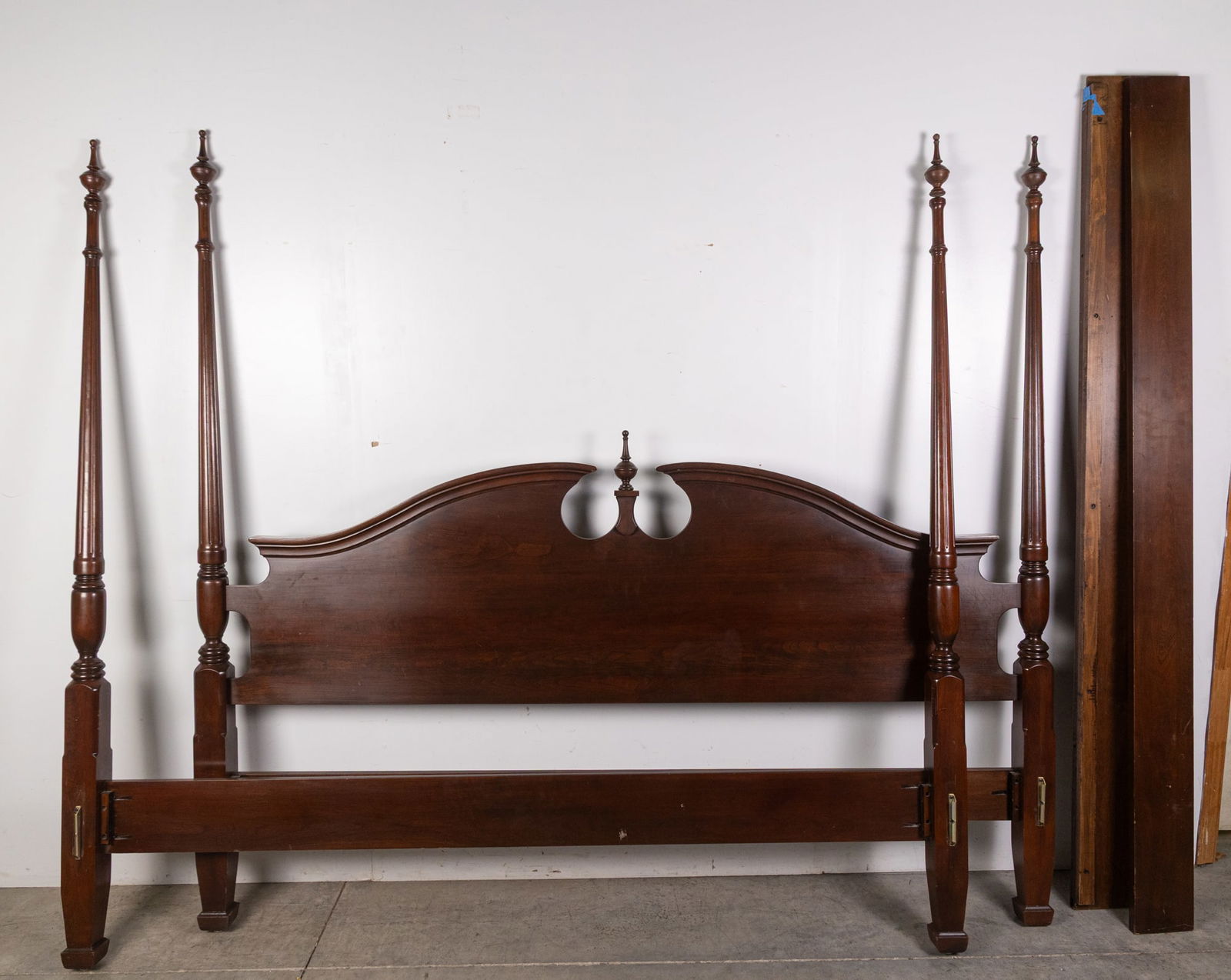 King Sized Four Poster Antique Style Bed Frame: King Sized Four Poster Antique Style Bed Frame Literature Brooks Auction – Online Auction Terms & Conditions ————————————&