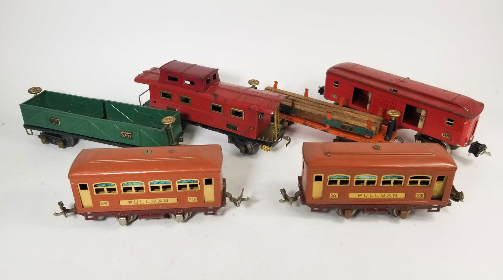 Assorted Vintage Lionel Model Railroad Cars (1 of 8)