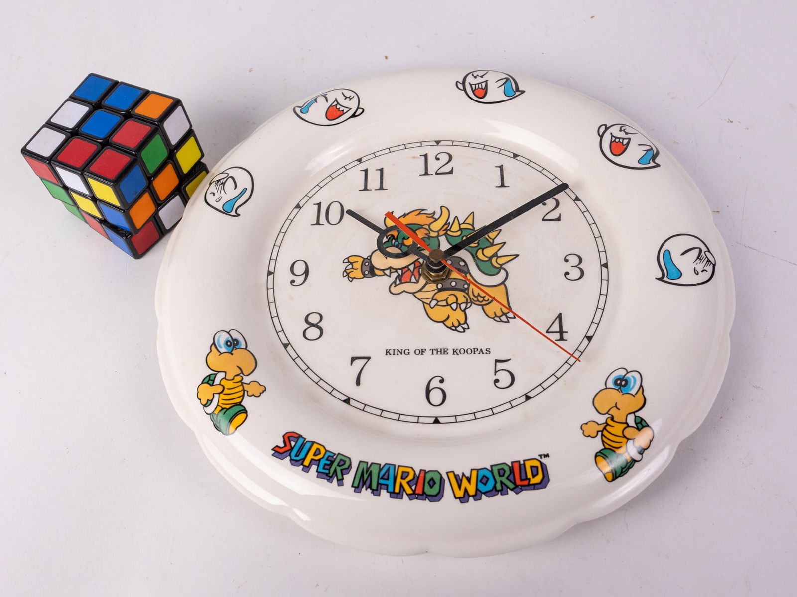 RARE 1993 Super Mario World Musical Ceramic Wall Clock: RARE 1993 Super Mario World Musical Ceramic Wall Clock: untested. Size 10.5" x 10.5" Literature Brooks Auction is not responsible for outbids. Questions? Call the office at (856) 694-2960 or email u