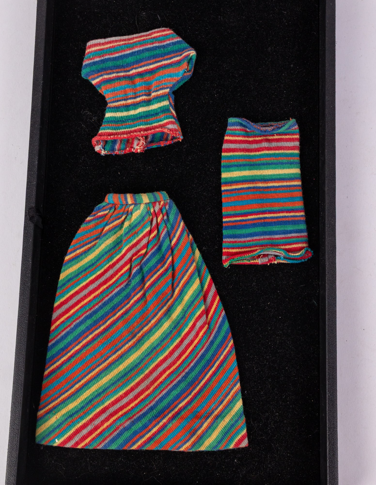 Vintage Barbie 1963 Glitter Fashion Pak Knit Mix and Match: Vintage Barbie 1963 Glitter Fashion Pak Knit Mix and MatchSize7" LLiterature Brooks Auction is not responsible for outbids. Questions? Call the office at (856) 694-2960 or email us directly at