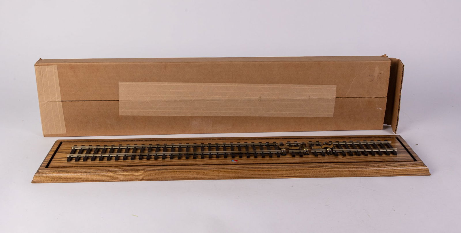 Lionel O-Scale Powered Roller Base Display (1 of 5)