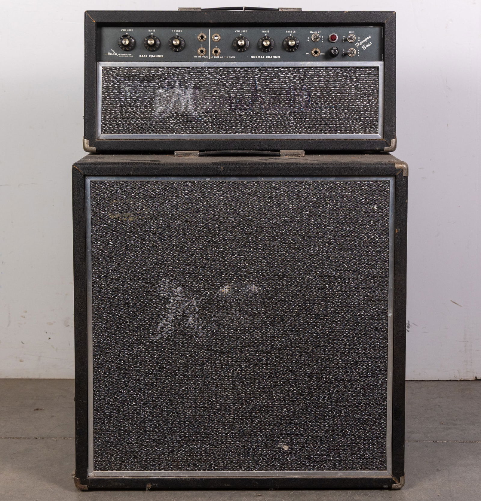 Alamo Paragon Bass Vintage Tube Amplifier Stack (1 of 5)