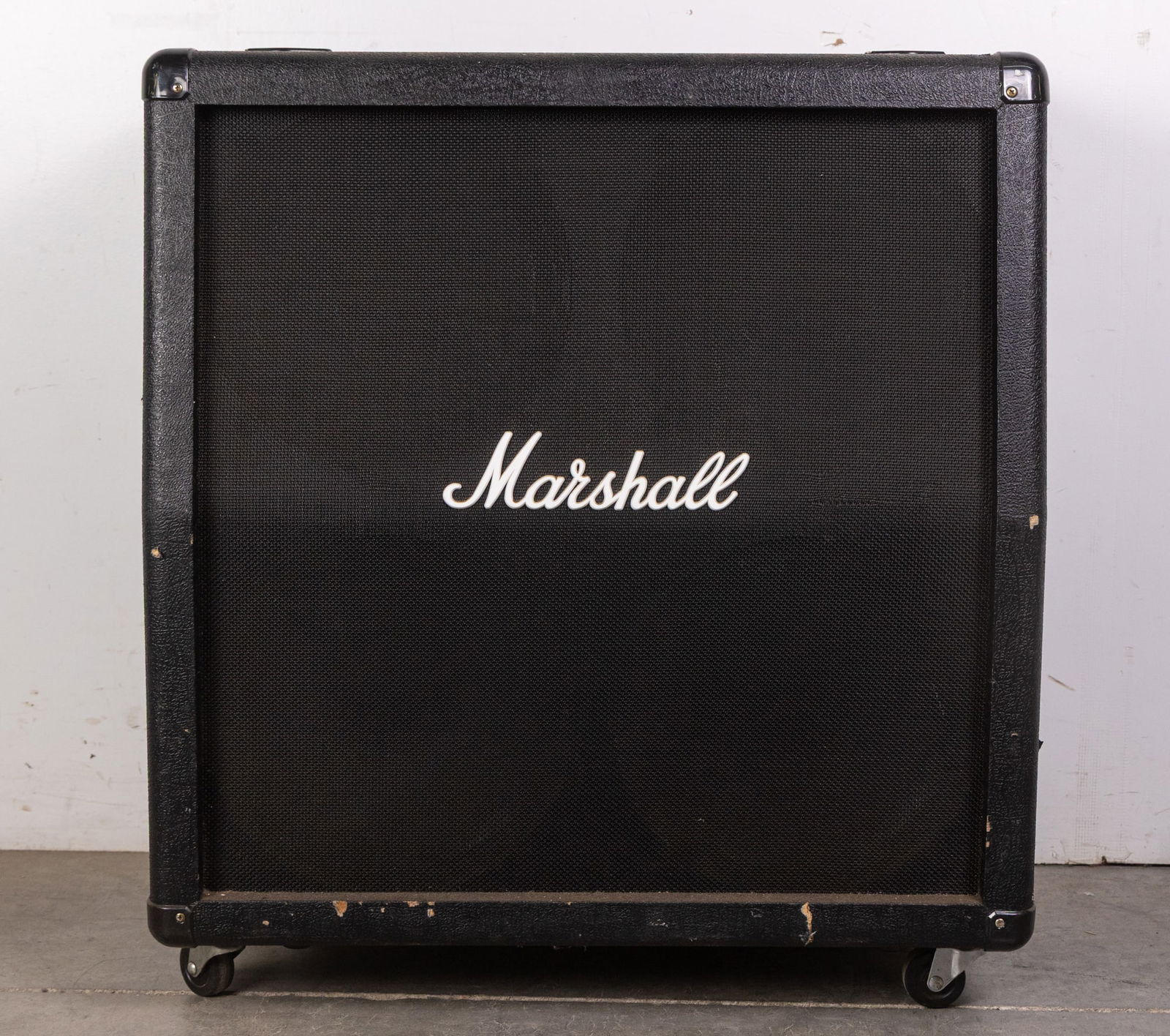 Marshall MG412A 120-Watt 4x12" Angled Guitar Speaker Cabinet (1 of 3)