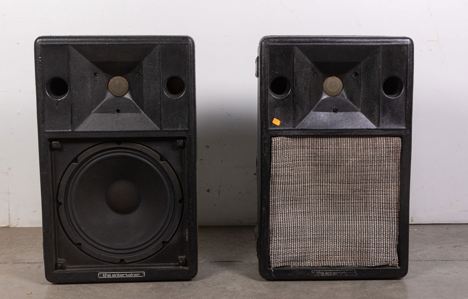 EV Tapco Model 100s Pair of Speakers (1 of 4)