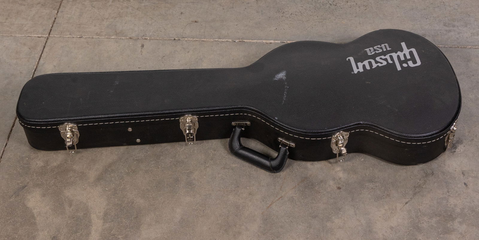 Gibson USA Hard Guitar Case (1 of 2)