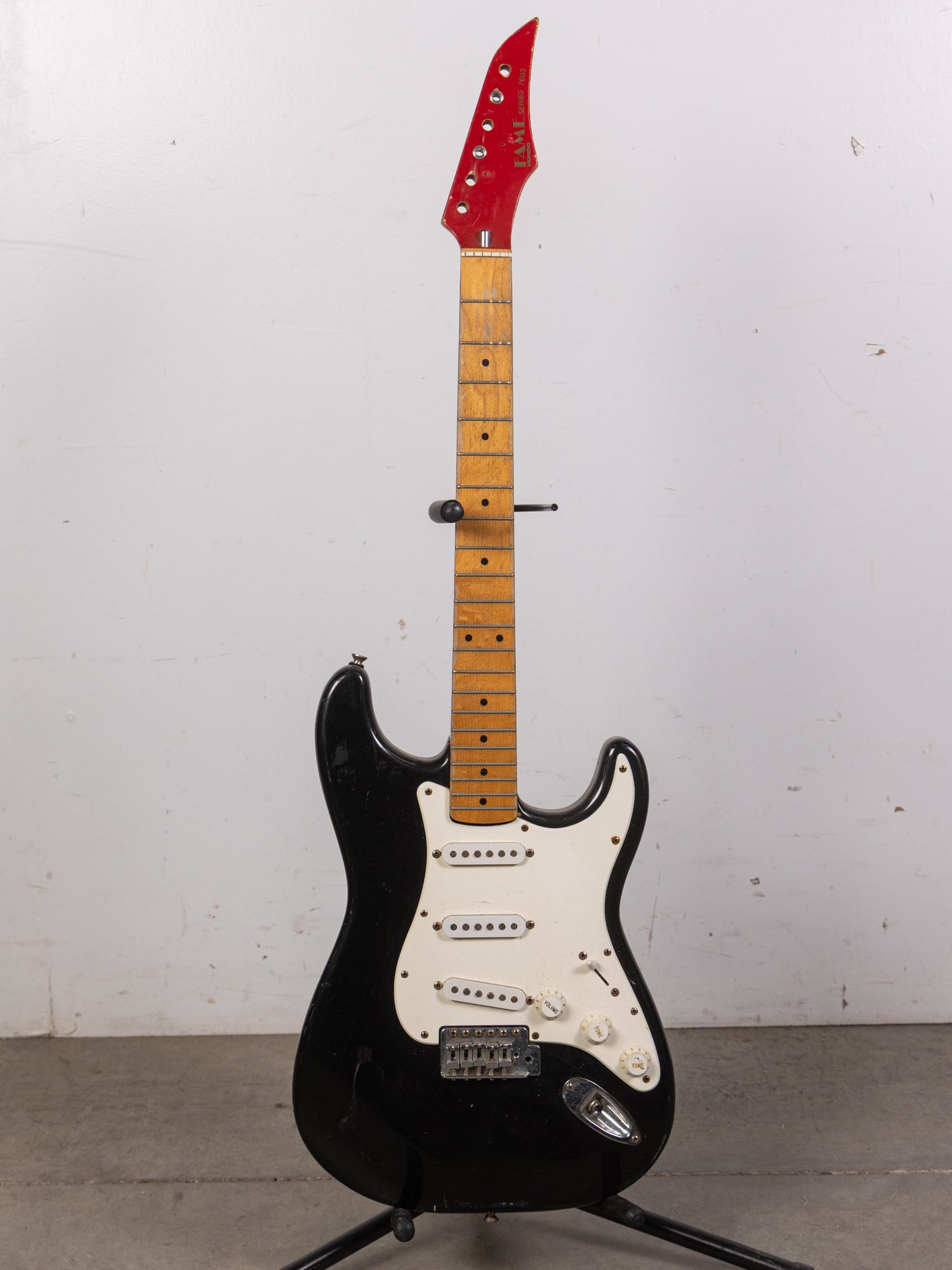 Squier Stratocaster Type Guitar Body with Hondo Fame Series 7603 Neck (1 of 5)