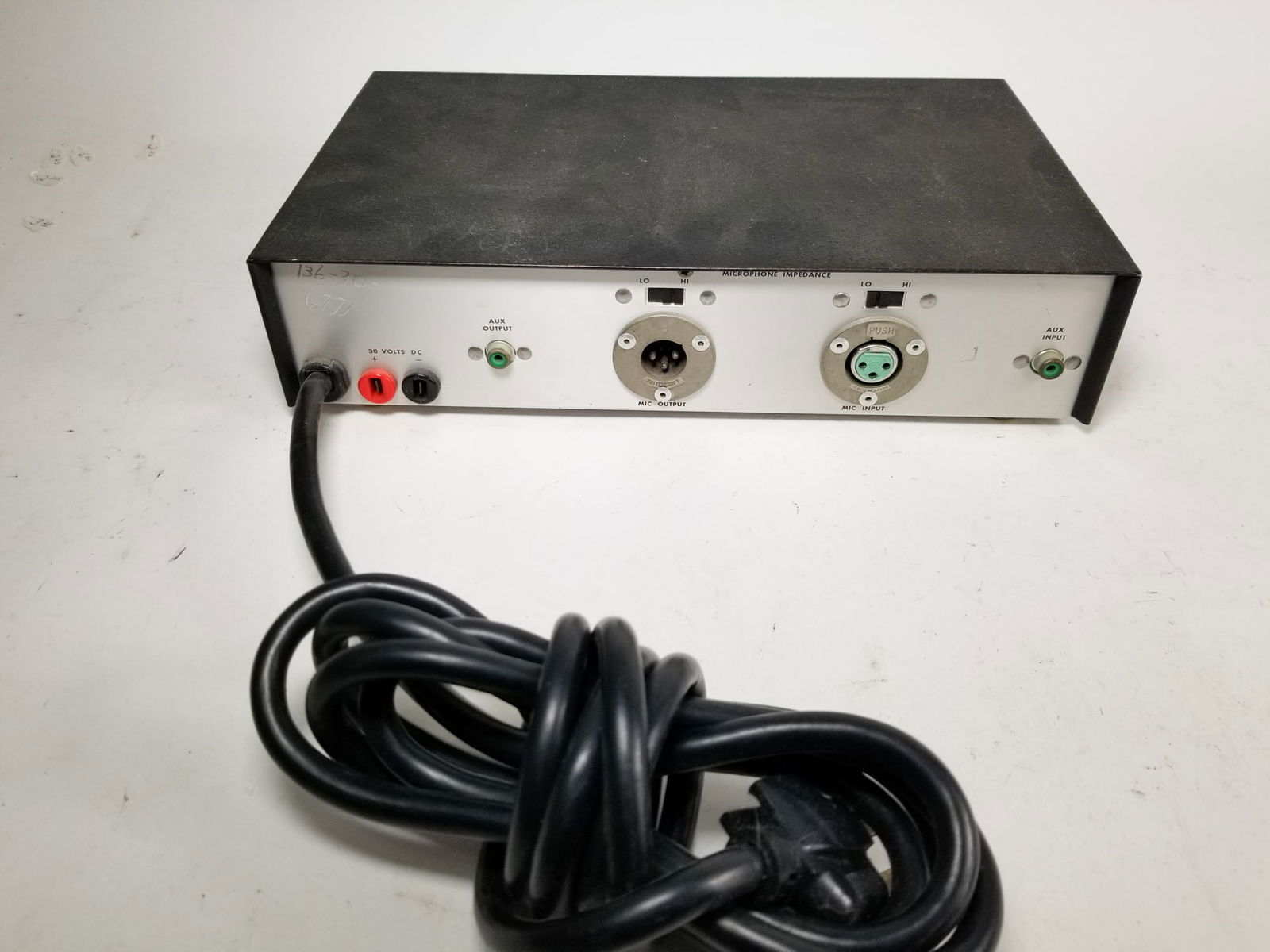 Shure Feedback Controller - 3